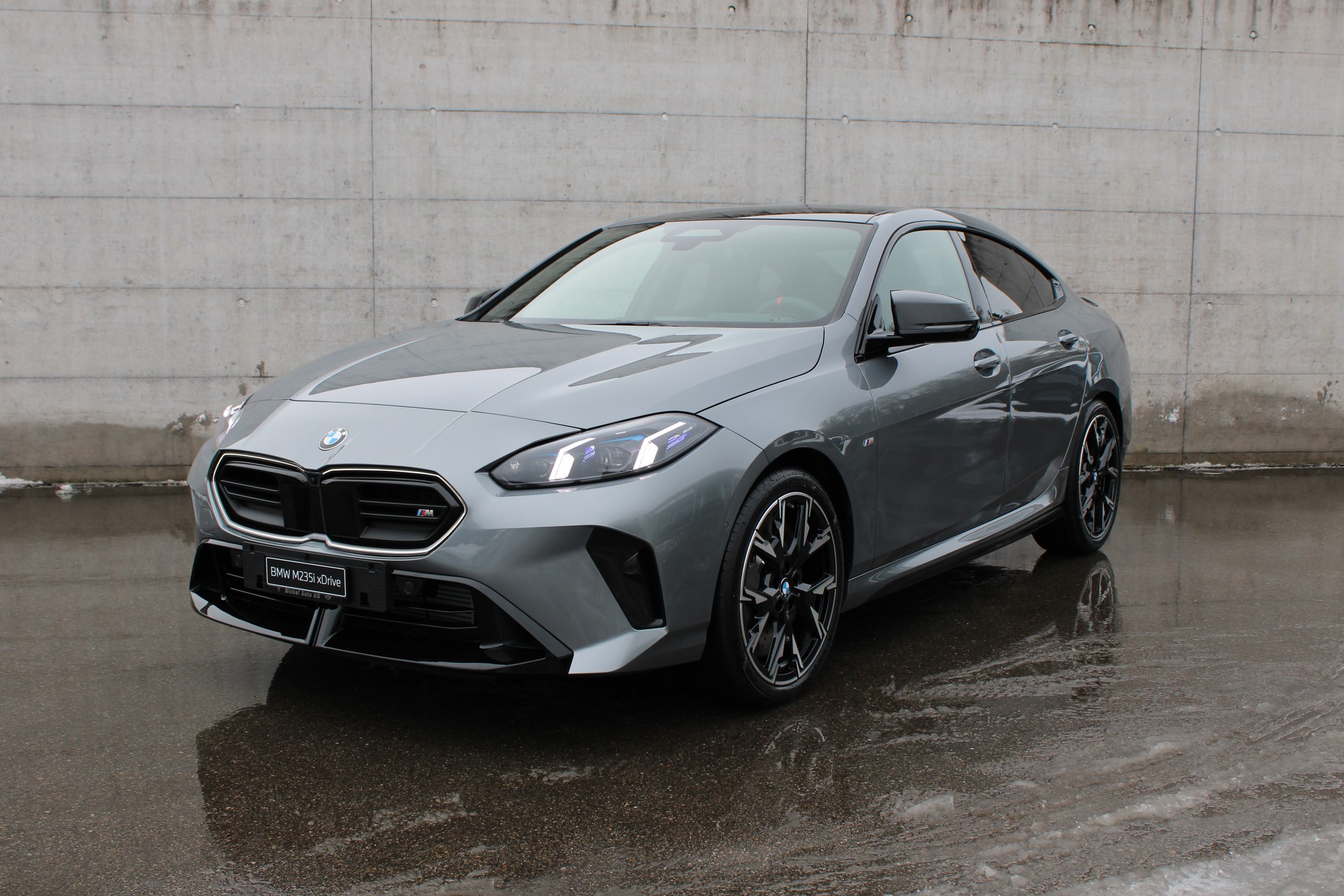 BMW M235 xDrive Gran Coupé-image-1