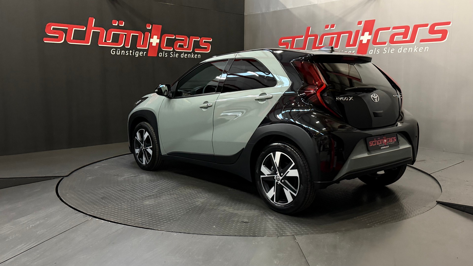 TOYOTA Aygo X 1.5 VVT-I HSD Trend-showroom-element-3