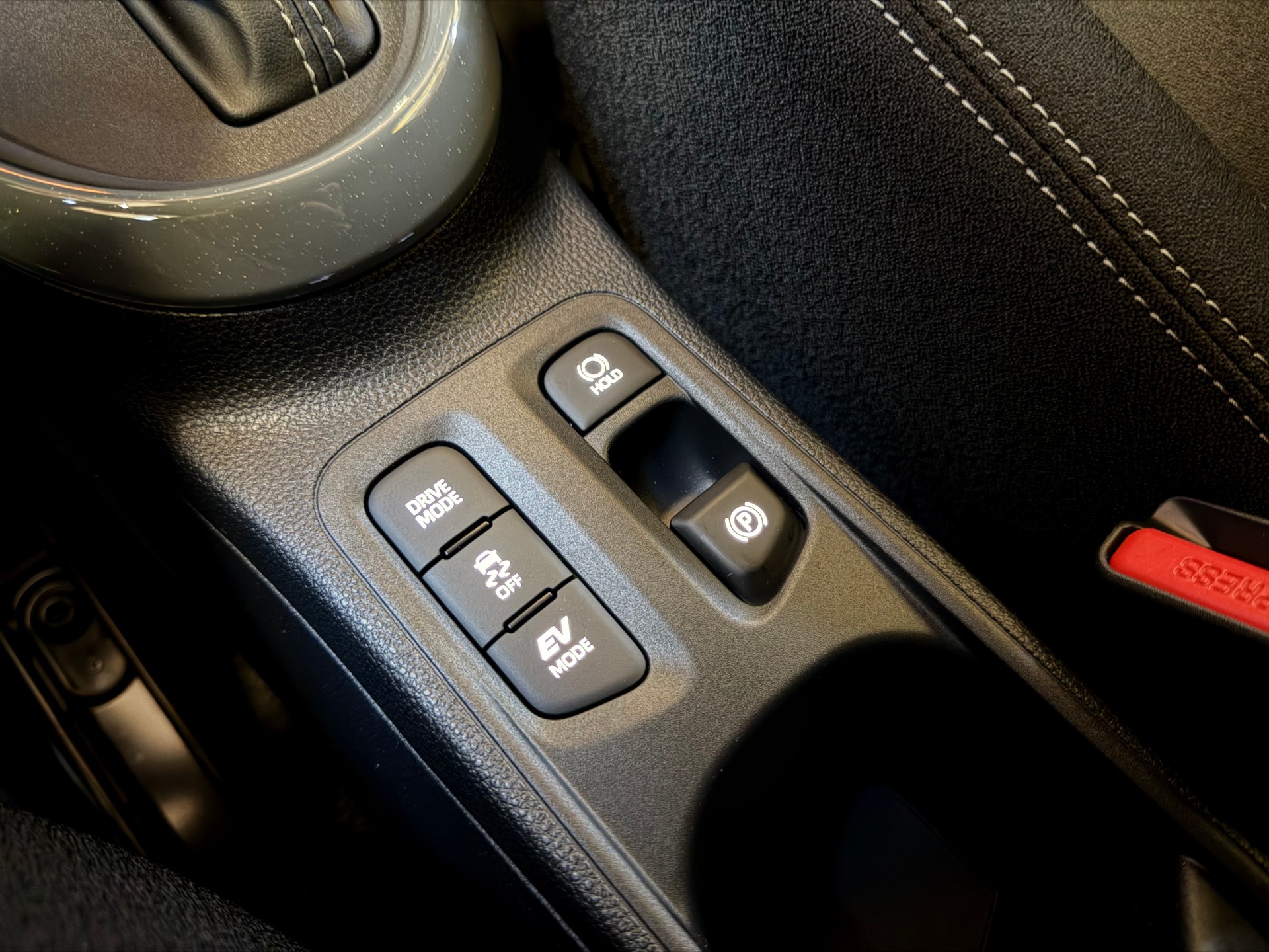 TOYOTA Aygo X 1.5 VVT-I HSD Trend-image-24
