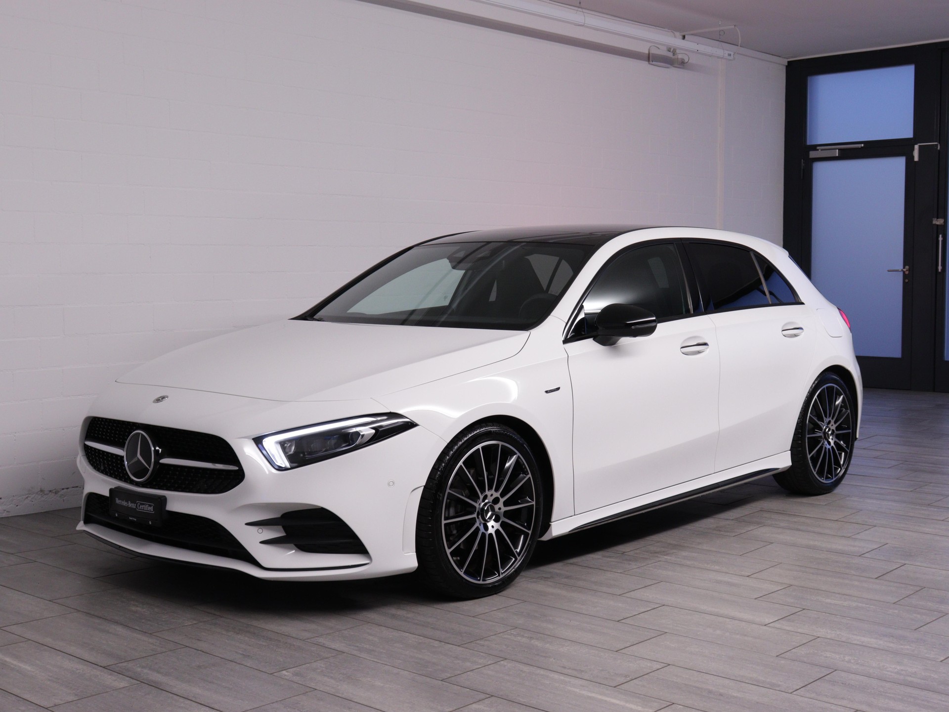 MERCEDES-BENZ A 180 Night Star AMG Line-image-0