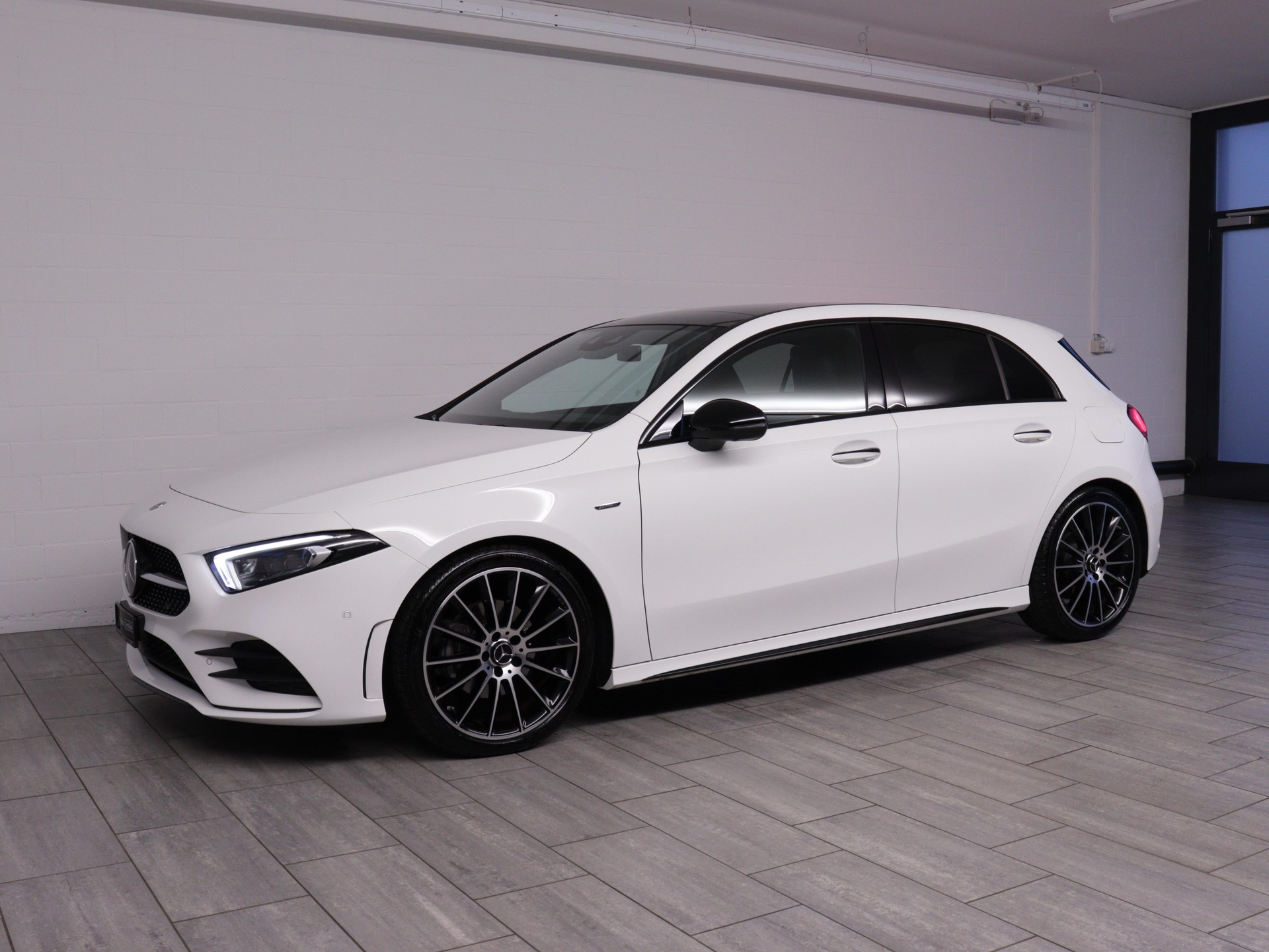 MERCEDES-BENZ A 180 Night Star AMG Line-image-1