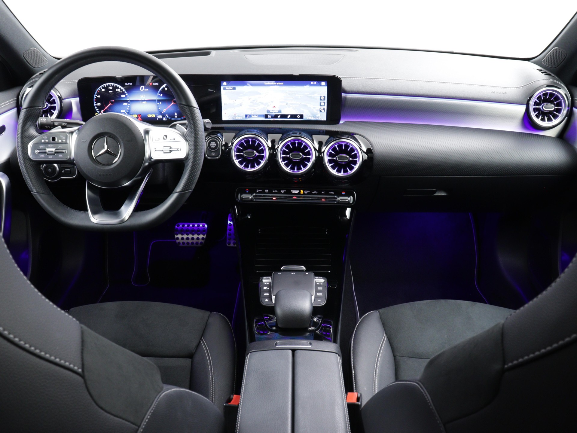 MERCEDES-BENZ A 180 Night Star AMG Line-image-4