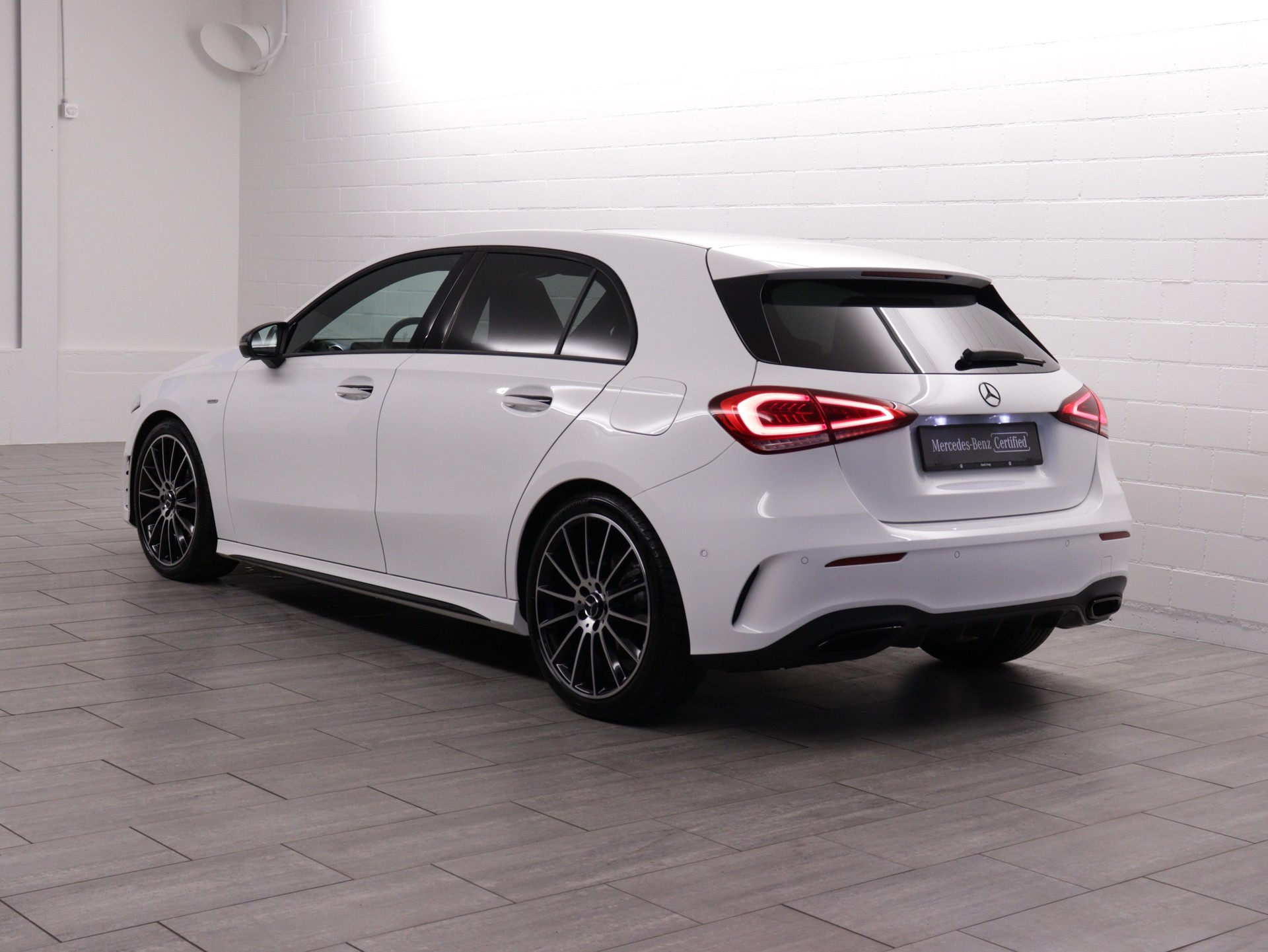 MERCEDES-BENZ A 180 Night Star AMG Line-image-3