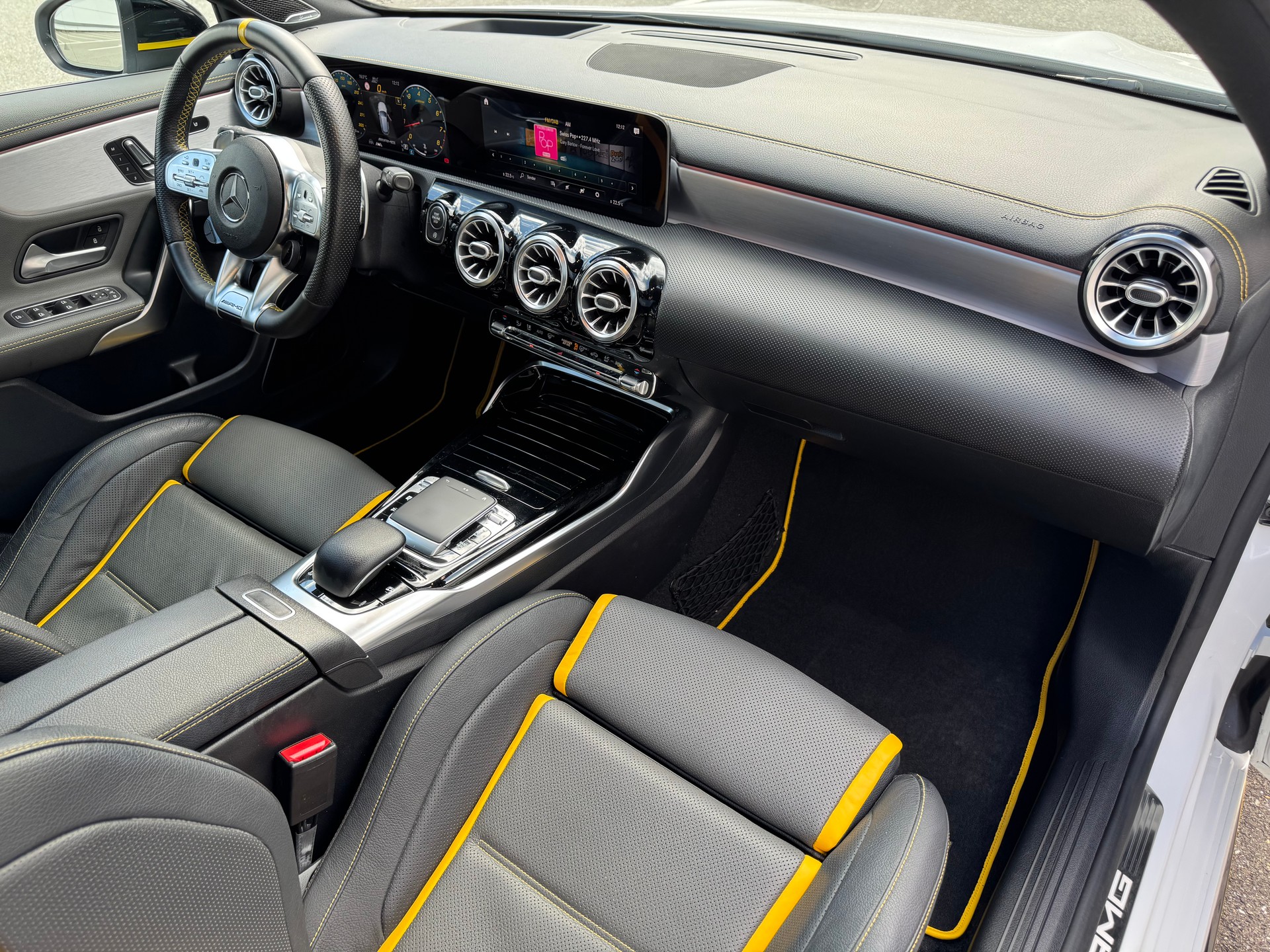 MERCEDES-BENZ A 45 S AMG 4Matic+ Edition 1 Speedshift-image-11