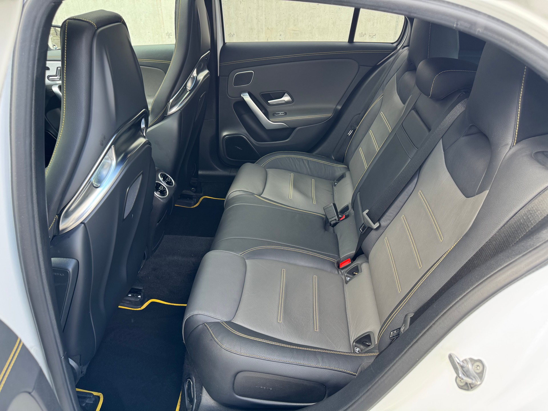 MERCEDES-BENZ A 45 S AMG 4Matic+ Edition 1 Speedshift-image-13