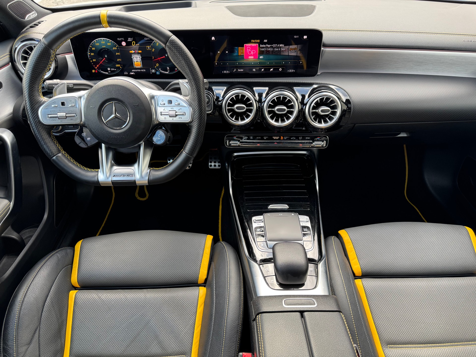 MERCEDES-BENZ A 45 S AMG 4Matic+ Edition 1 Speedshift-image-10