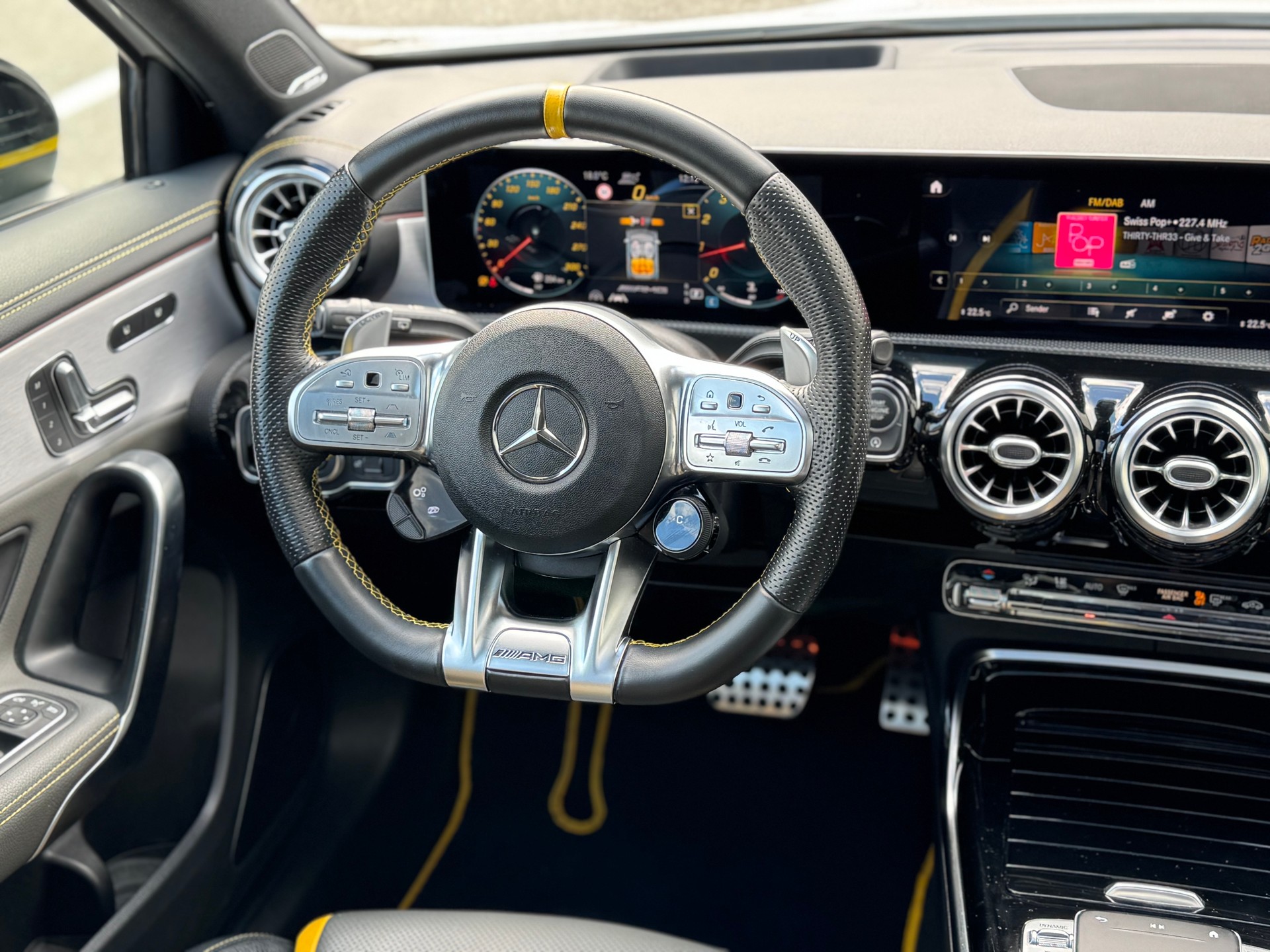 MERCEDES-BENZ A 45 S AMG 4Matic+ Edition 1 Speedshift-image-15