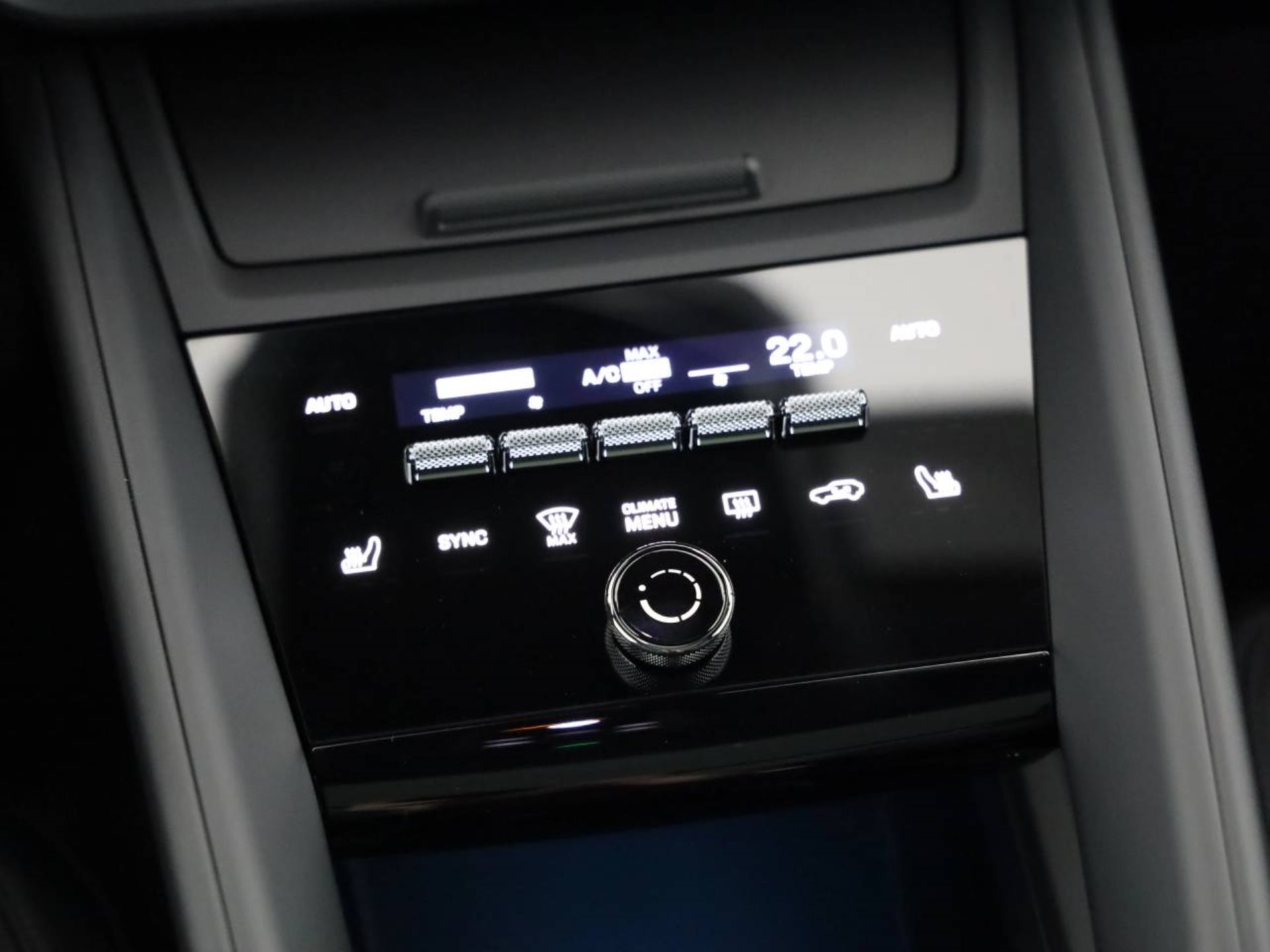 PORSCHE Macan-image-13