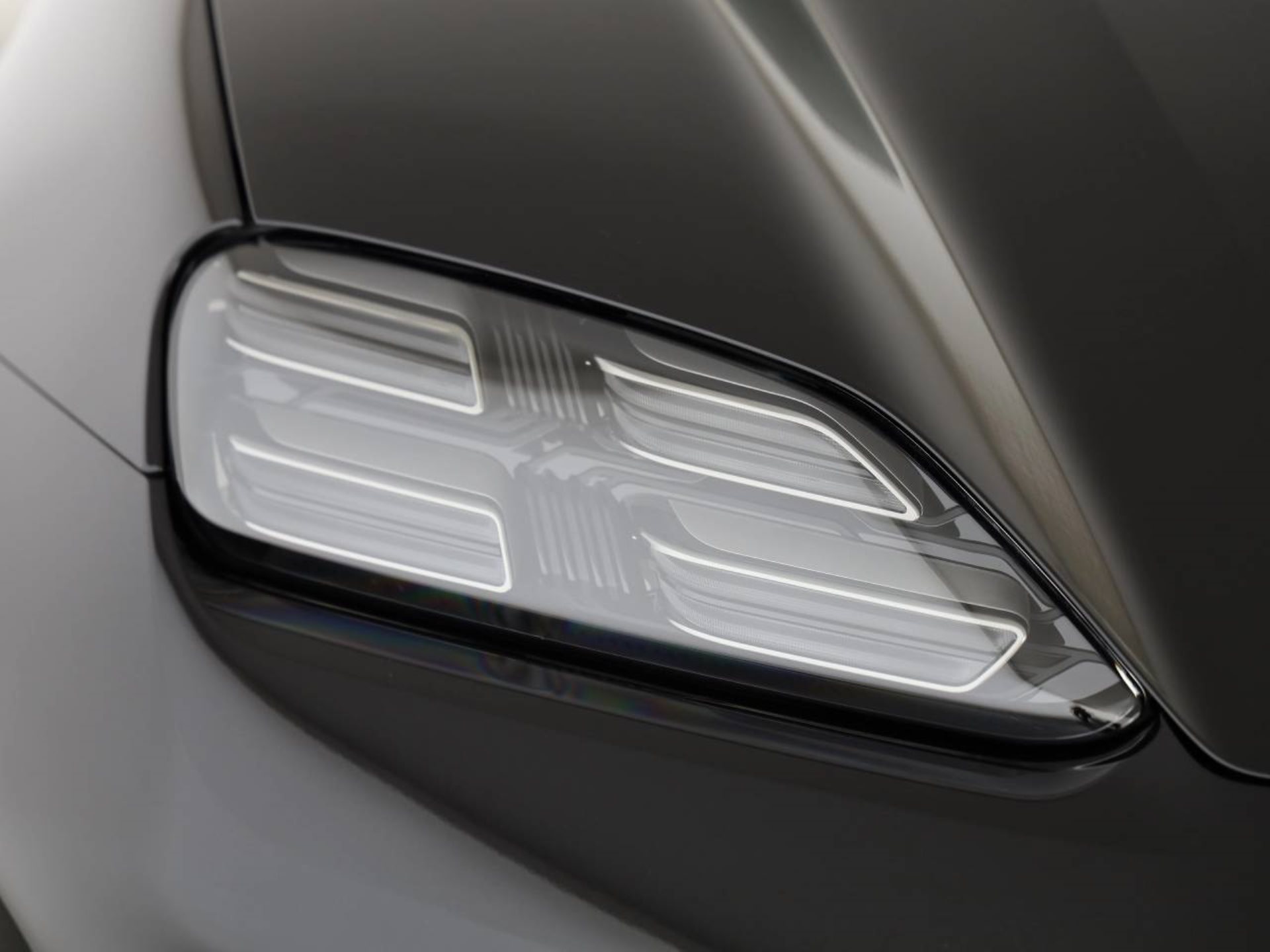 PORSCHE Macan-image-8
