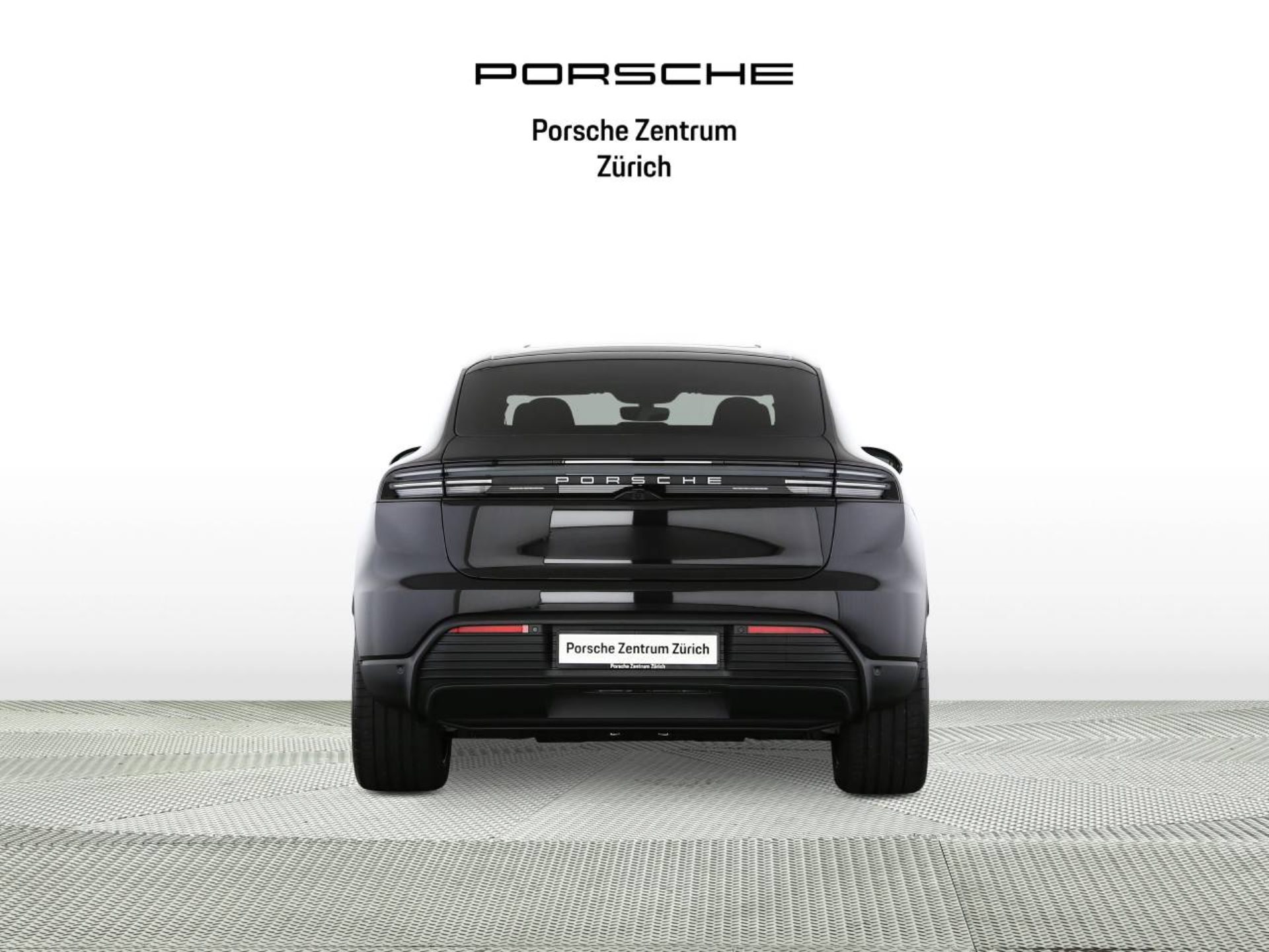 PORSCHE Macan-image-7