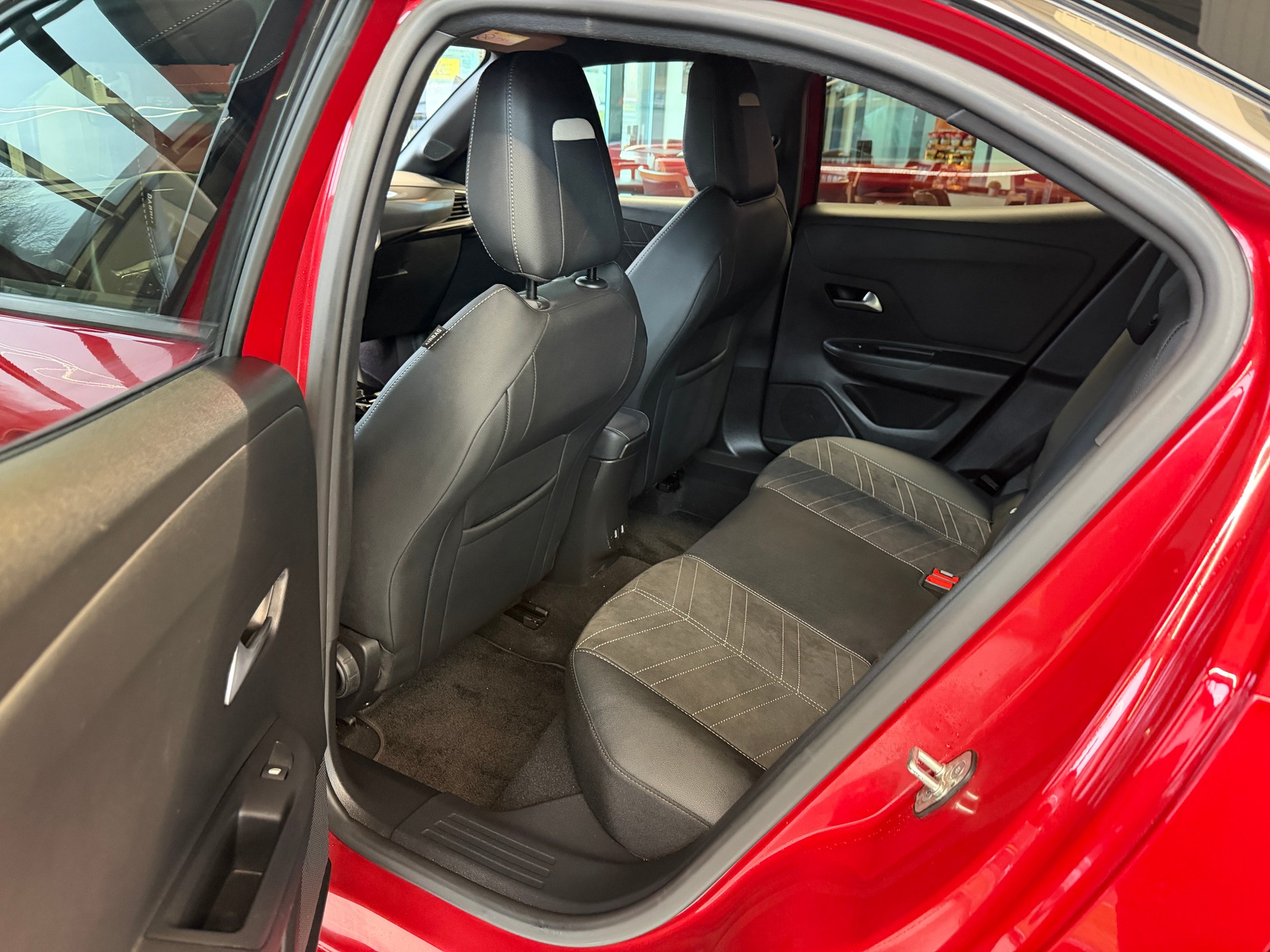 OPEL Mokka 1.2 Direct Injection Turbo GS Line Aut.-image-6