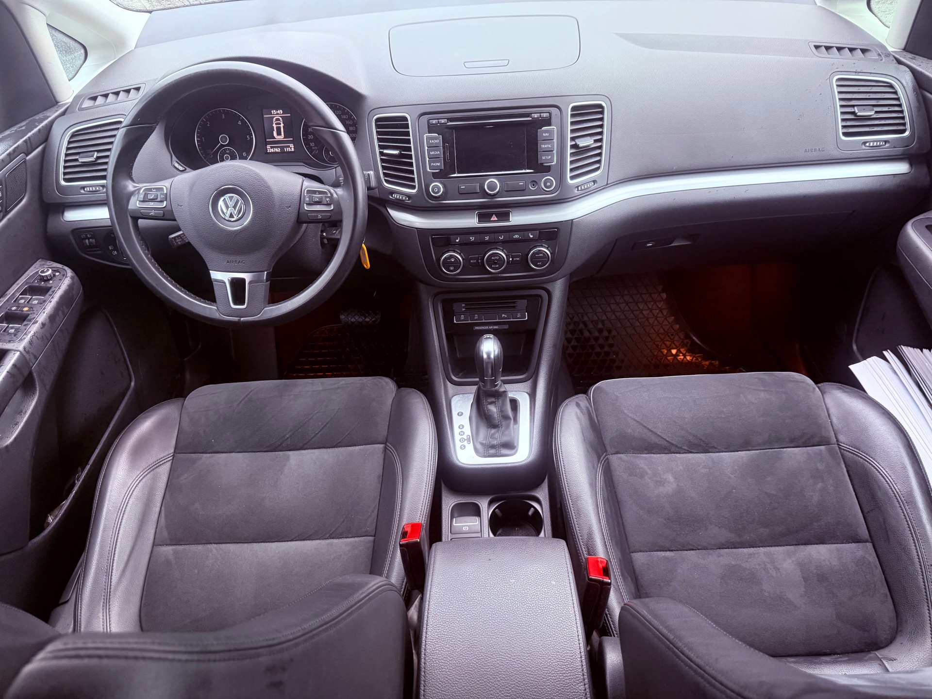 VW Sharan 2.0 TDI BlueMotion Technology Highline DSG-image-3