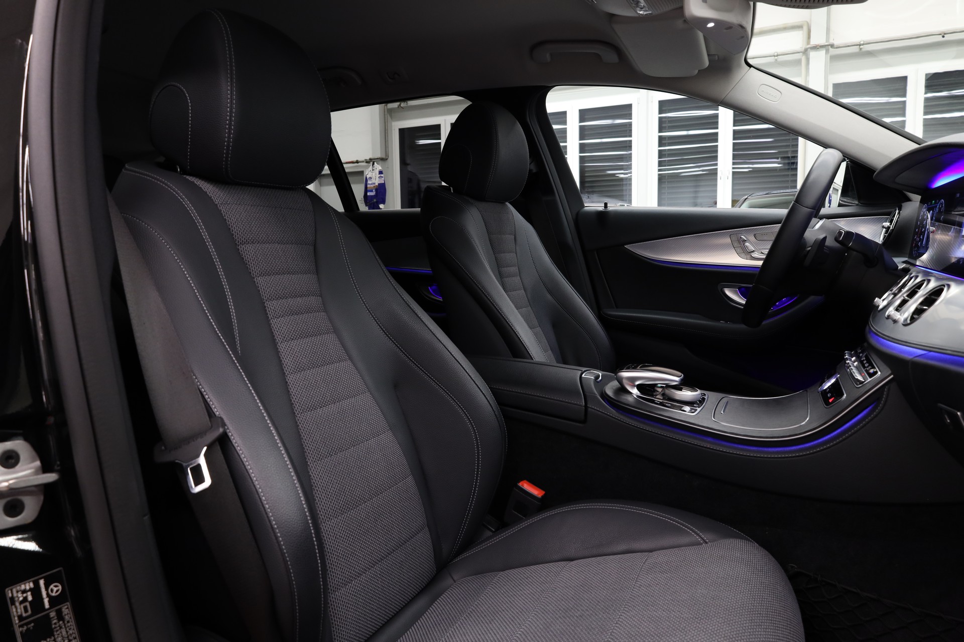 MERCEDES-BENZ E 200 Avantgarde Kombi-image-14