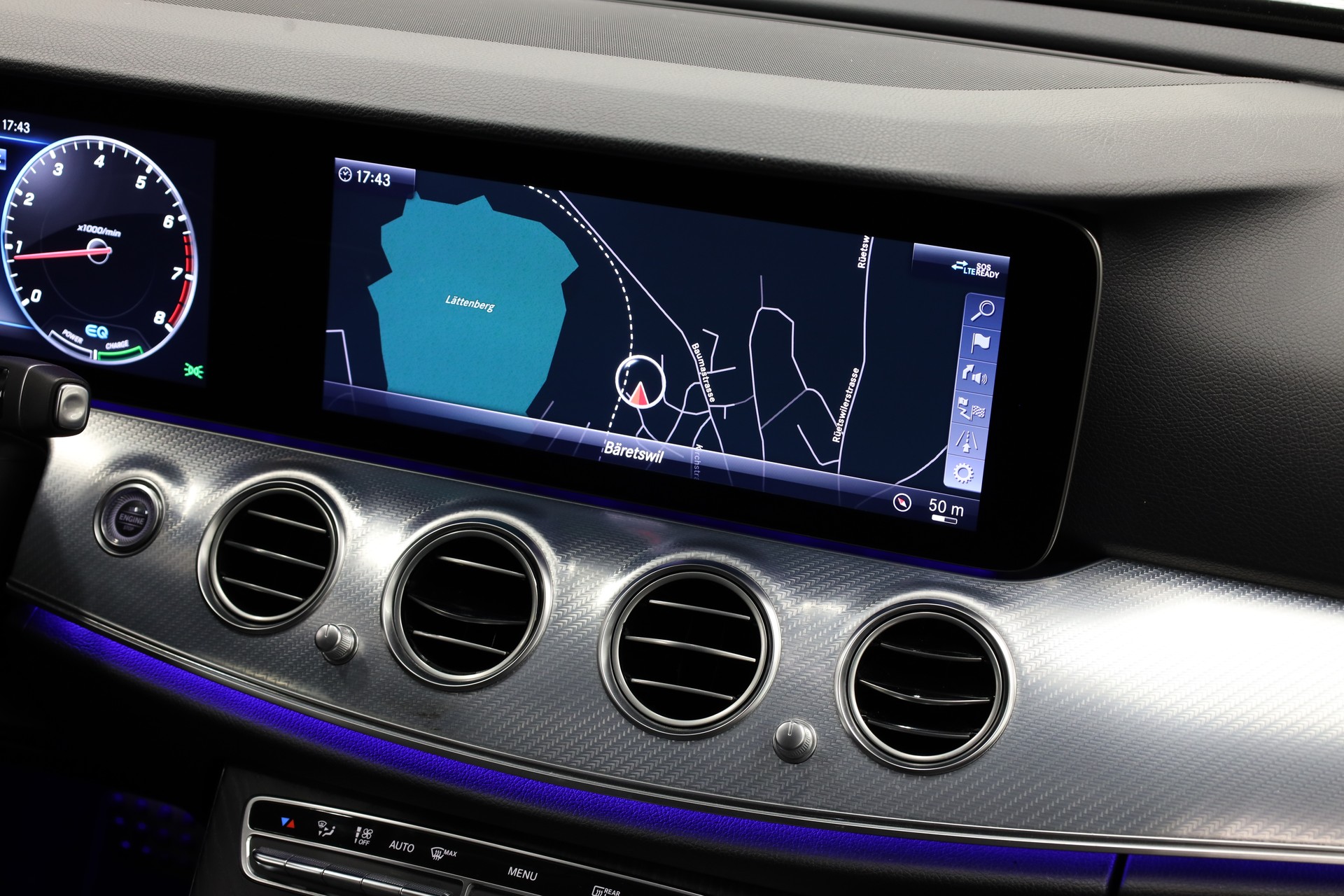 MERCEDES-BENZ E 200 Avantgarde Kombi-image-16