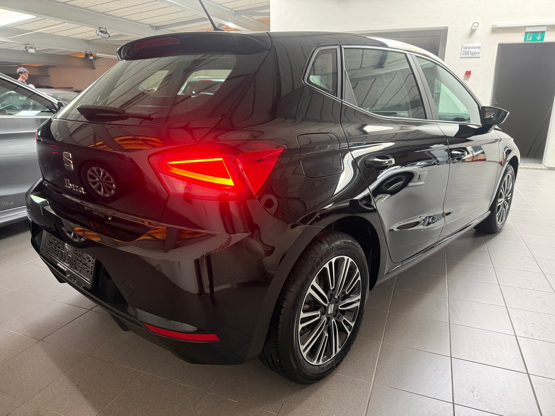 SEAT Ibiza 1.0 EcoTSI Sensacion DSG-image-8