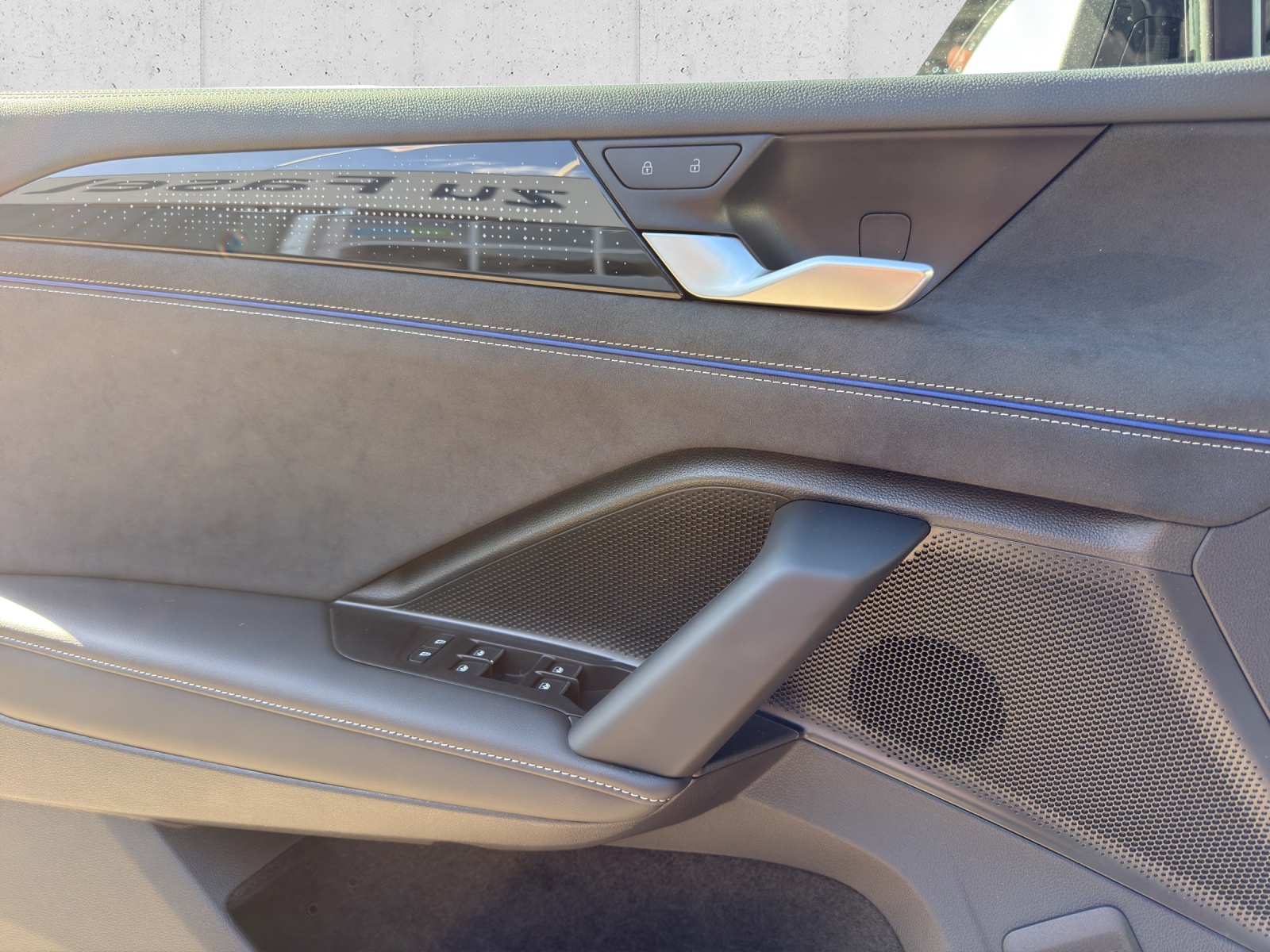 VW Tayron 2.0 TSI R-Line DSG 4Motion-image-11