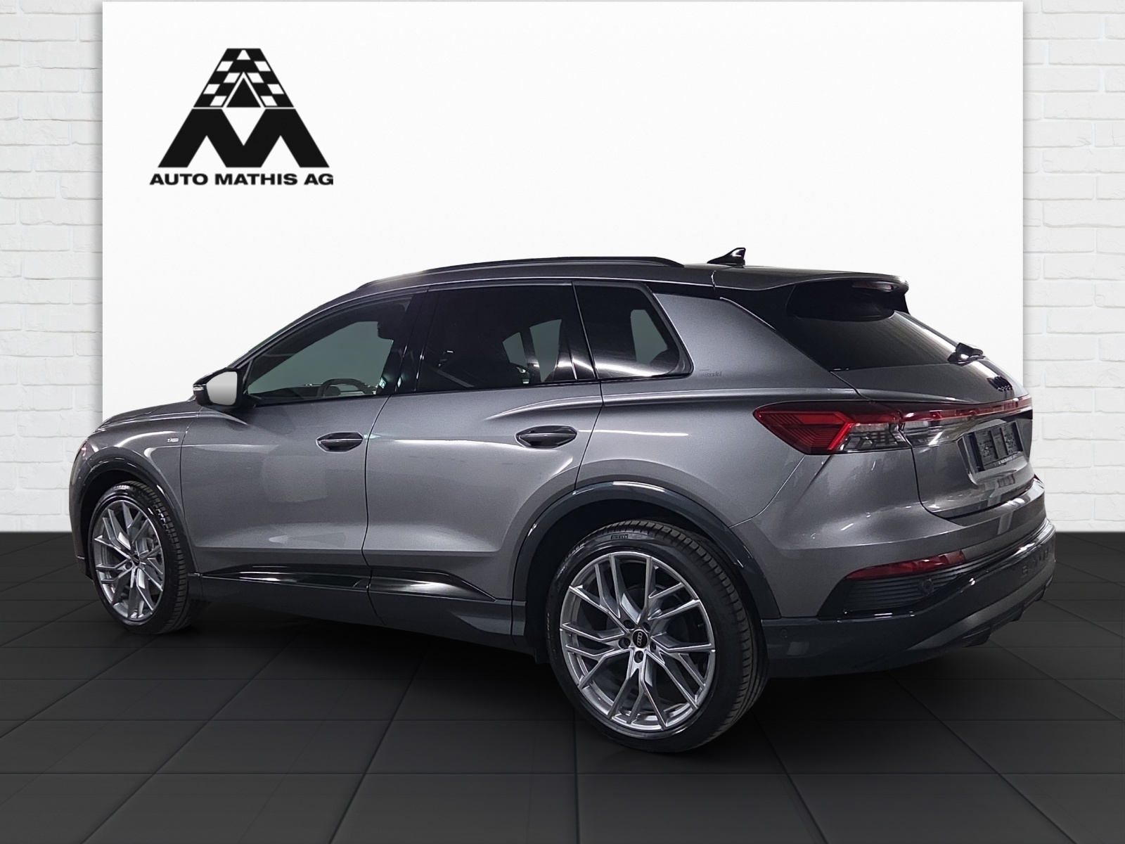 AUDI Q4 e-tron 45 Edition Swiss Ski quattro-showroom-element-3