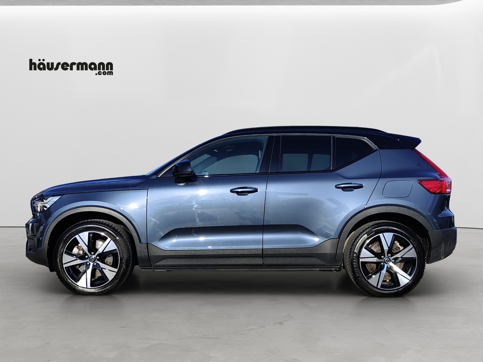 VOLVO XC40 P8 Twin Pro AWD-image-2