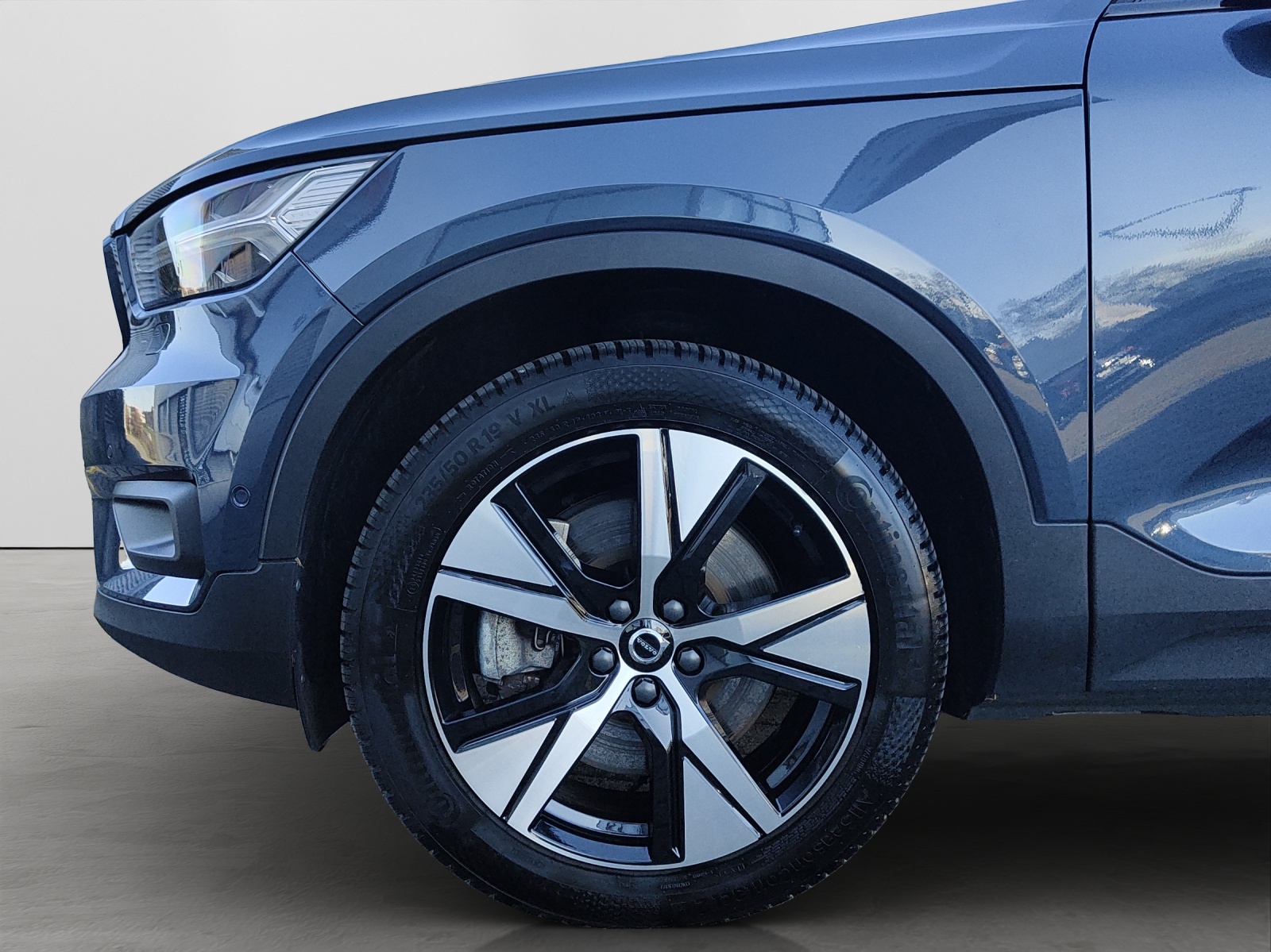 VOLVO XC40 P8 Twin Pro AWD-image-6