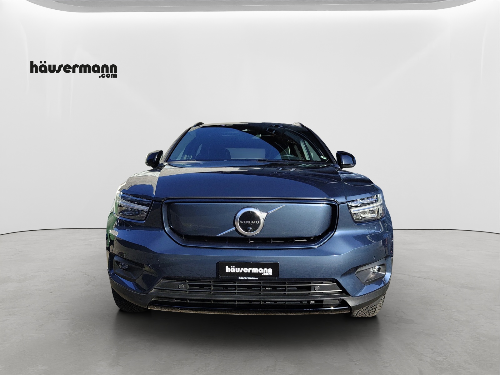 VOLVO XC40 P8 Twin Pro AWD-image-1