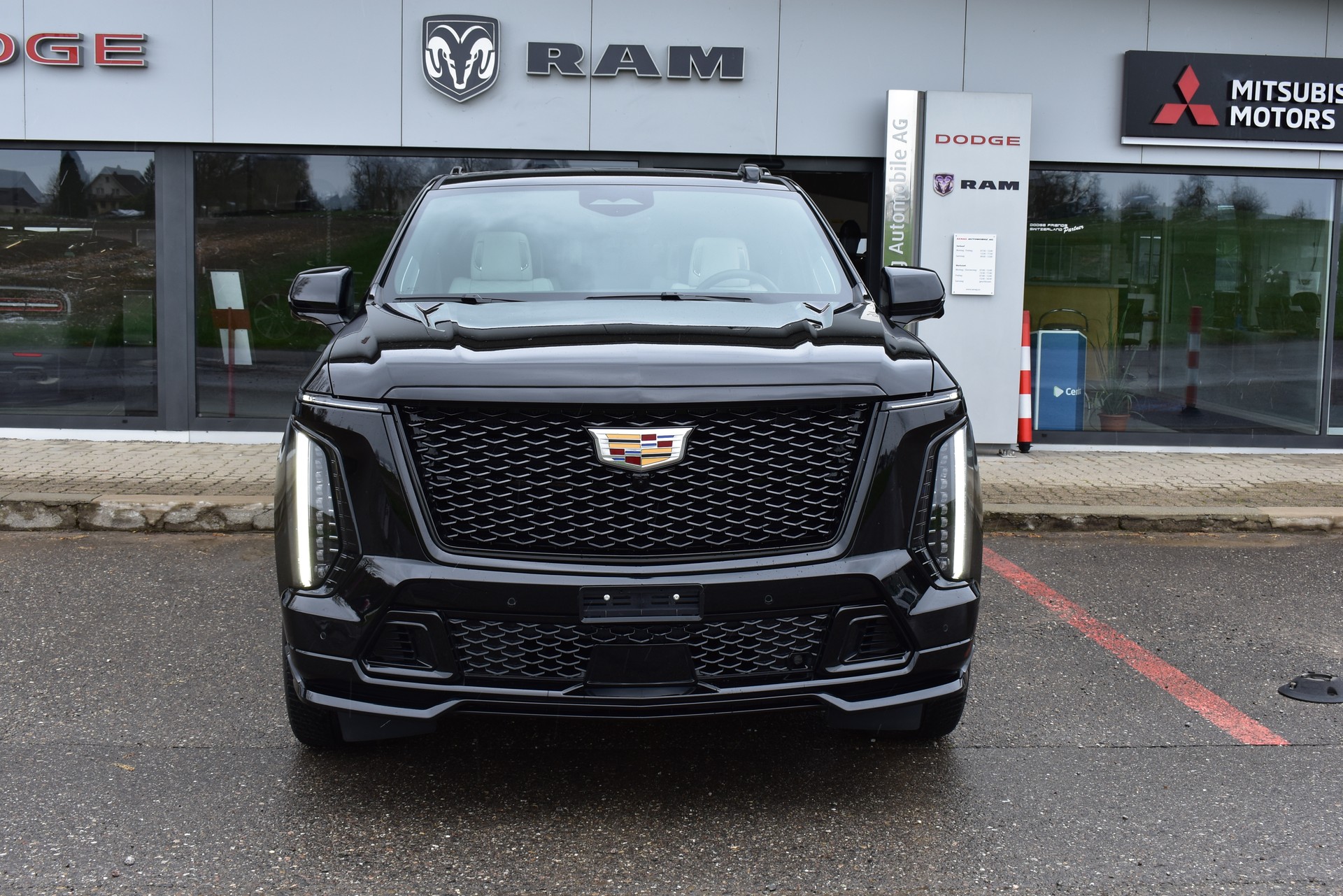 CADILLAC Escalade-V 2025-image-1