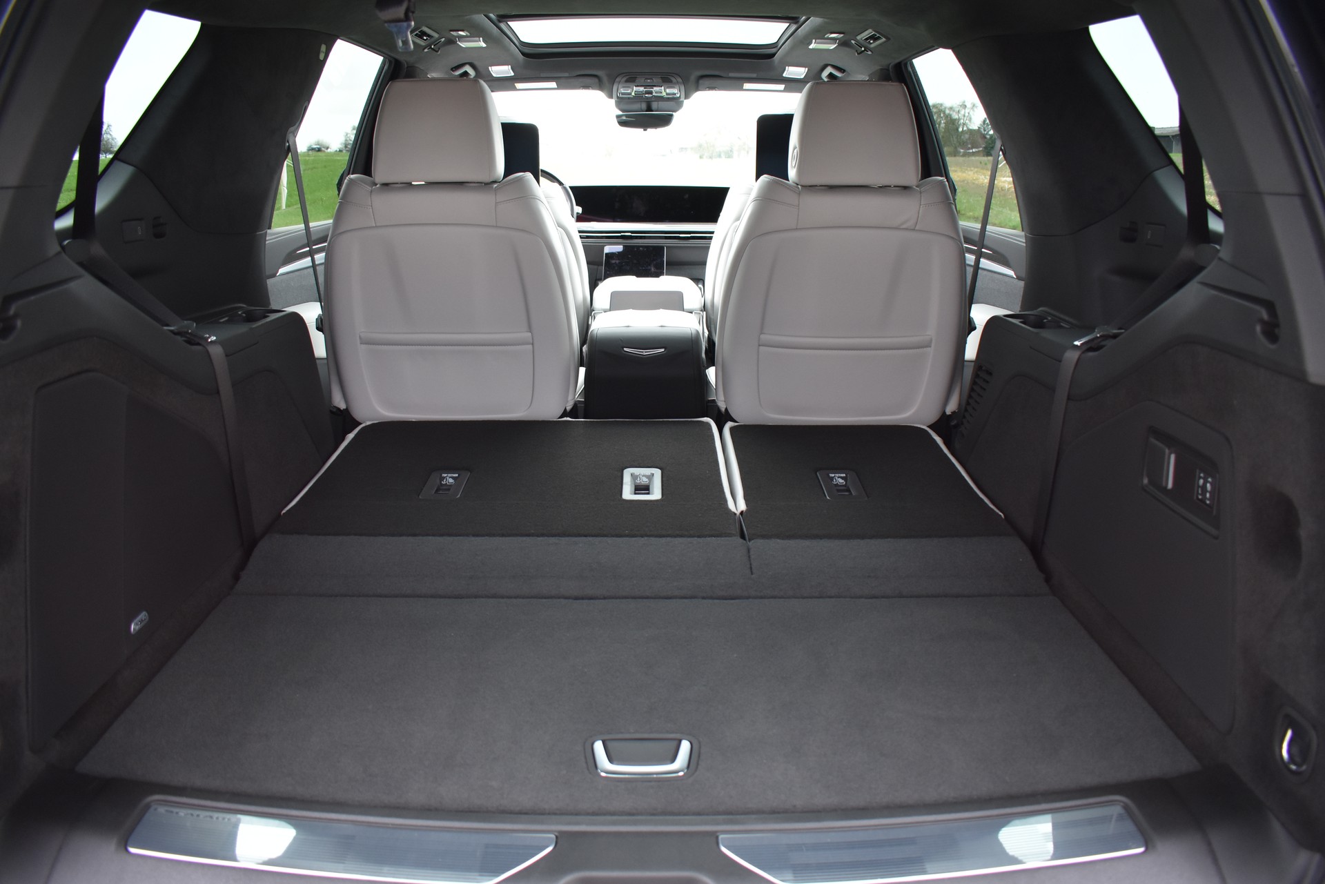 CADILLAC Escalade-V 2025-image-8