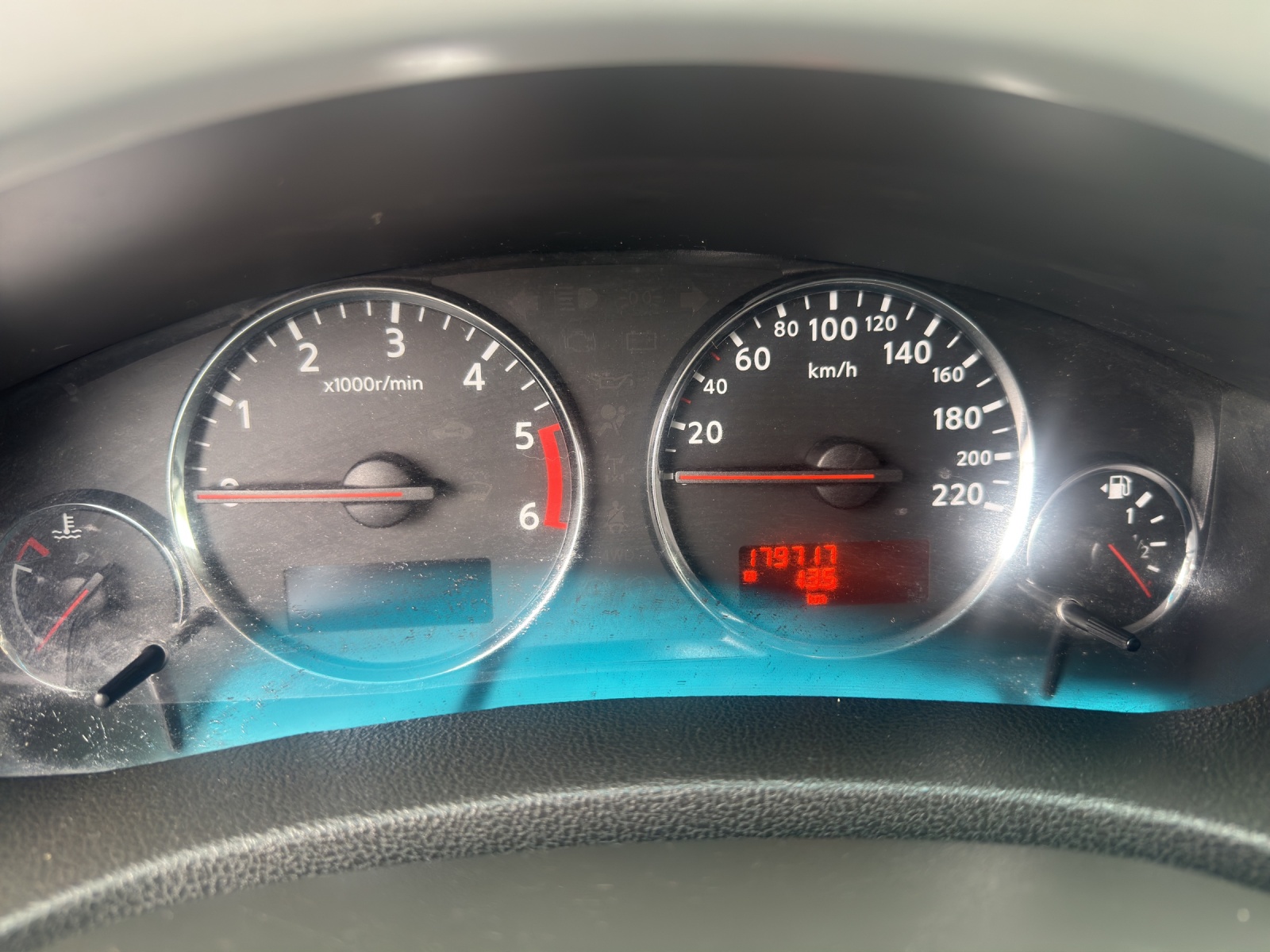 NISSAN Pathfinder 2.5 dCi XE-image-10