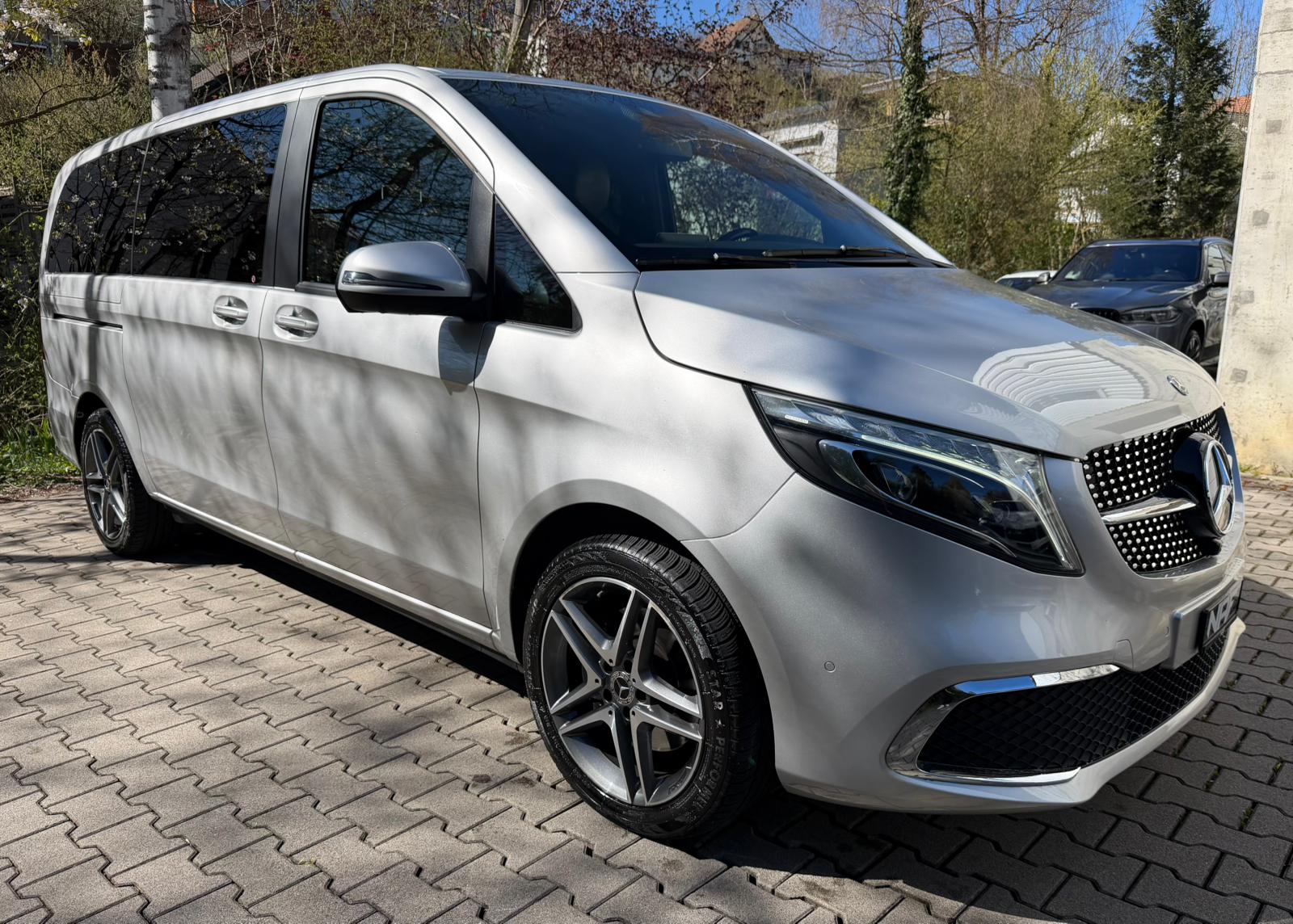 MERCEDES-BENZ V 300 d lang Avantgarde 4Matic 9G-Tronic-image-7
