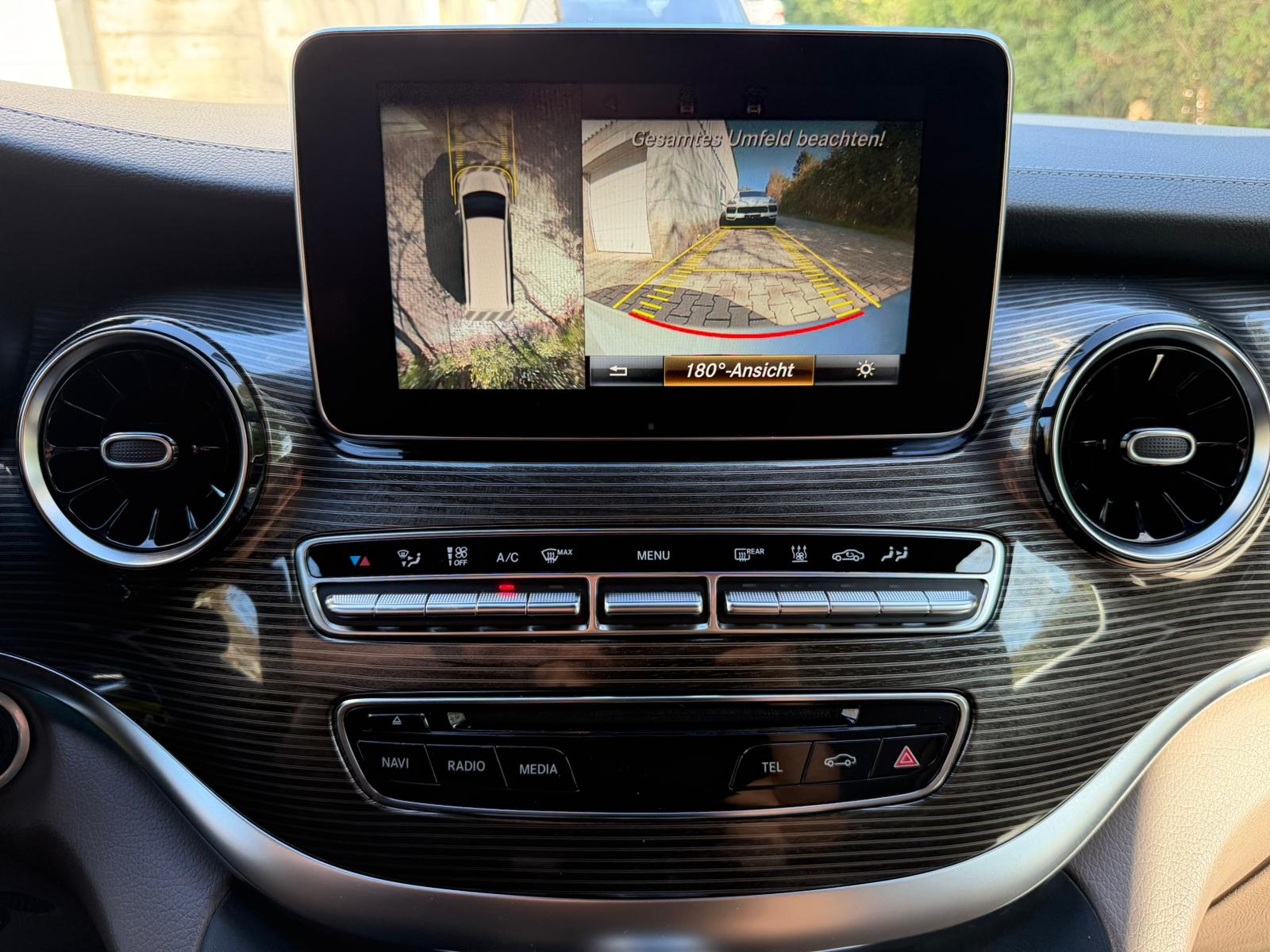 MERCEDES-BENZ V 300 d lang Avantgarde 4Matic 9G-Tronic-image-27