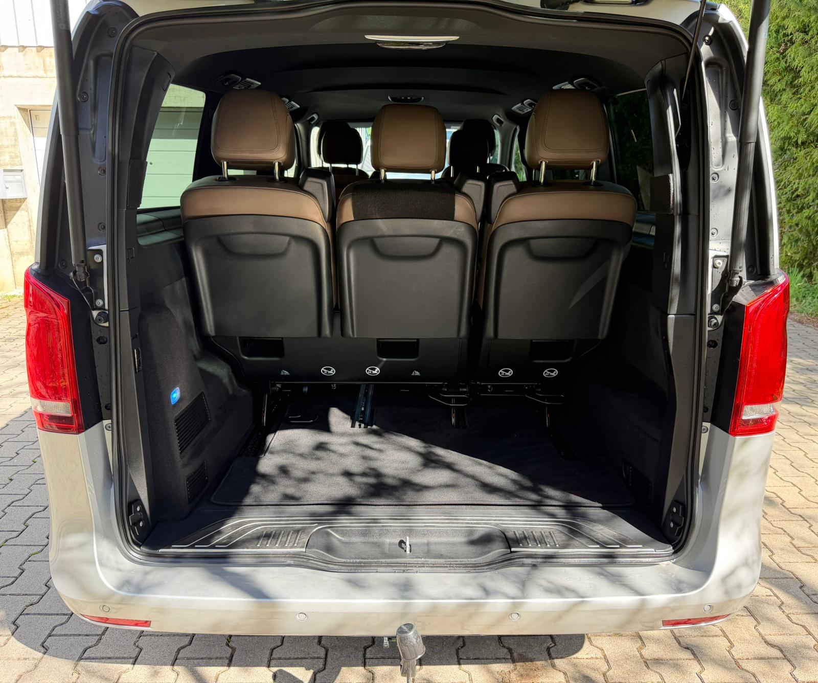 MERCEDES-BENZ V 300 d lang Avantgarde 4Matic 9G-Tronic-image-19