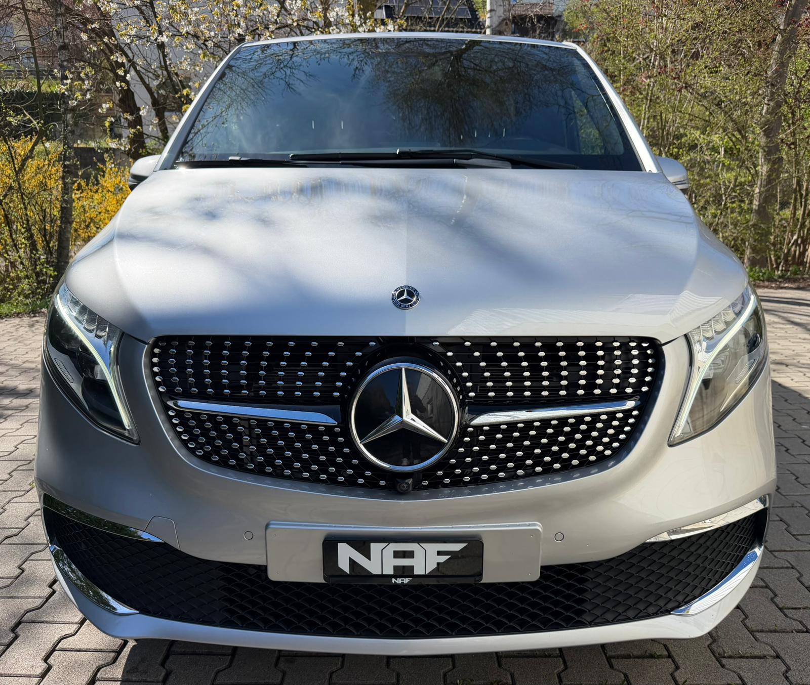 MERCEDES-BENZ V 300 d lang Avantgarde 4Matic 9G-Tronic-image-8