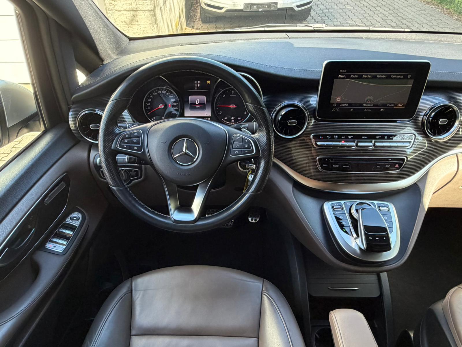 MERCEDES-BENZ V 300 d lang Avantgarde 4Matic 9G-Tronic-image-26