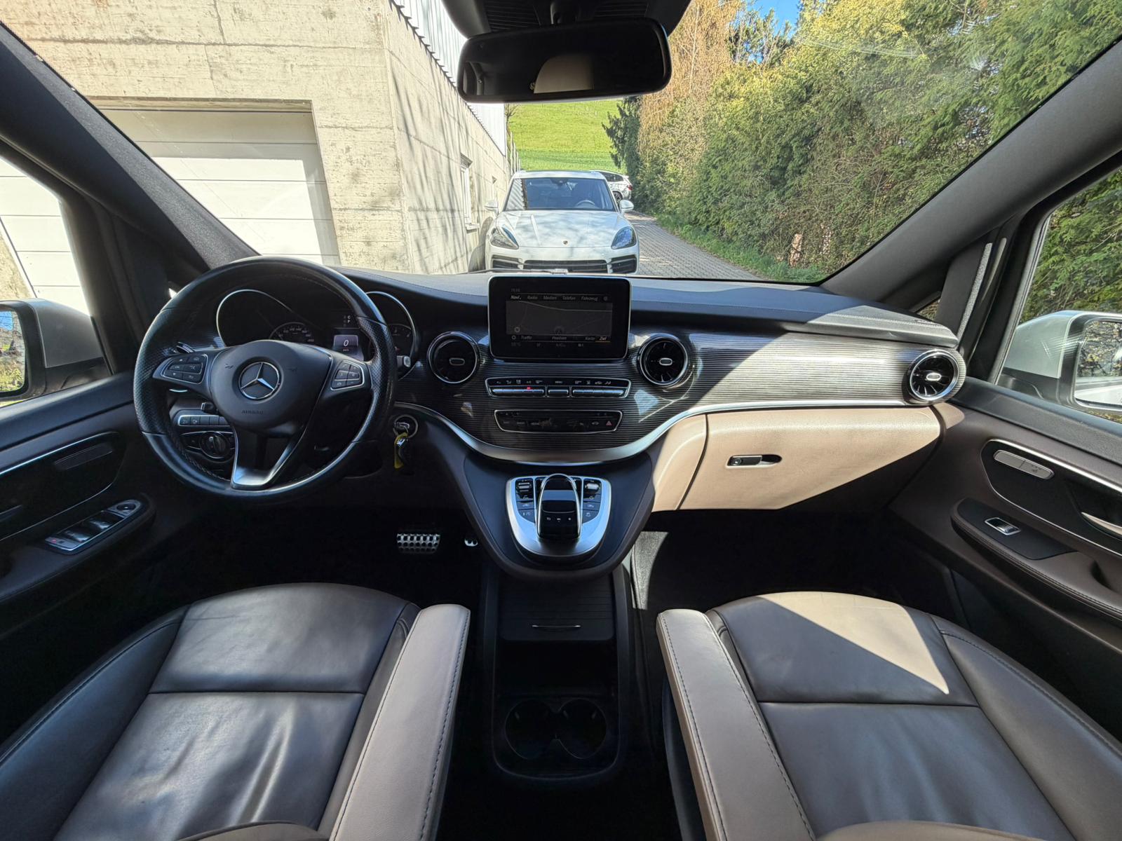 MERCEDES-BENZ V 300 d lang Avantgarde 4Matic 9G-Tronic-image-25