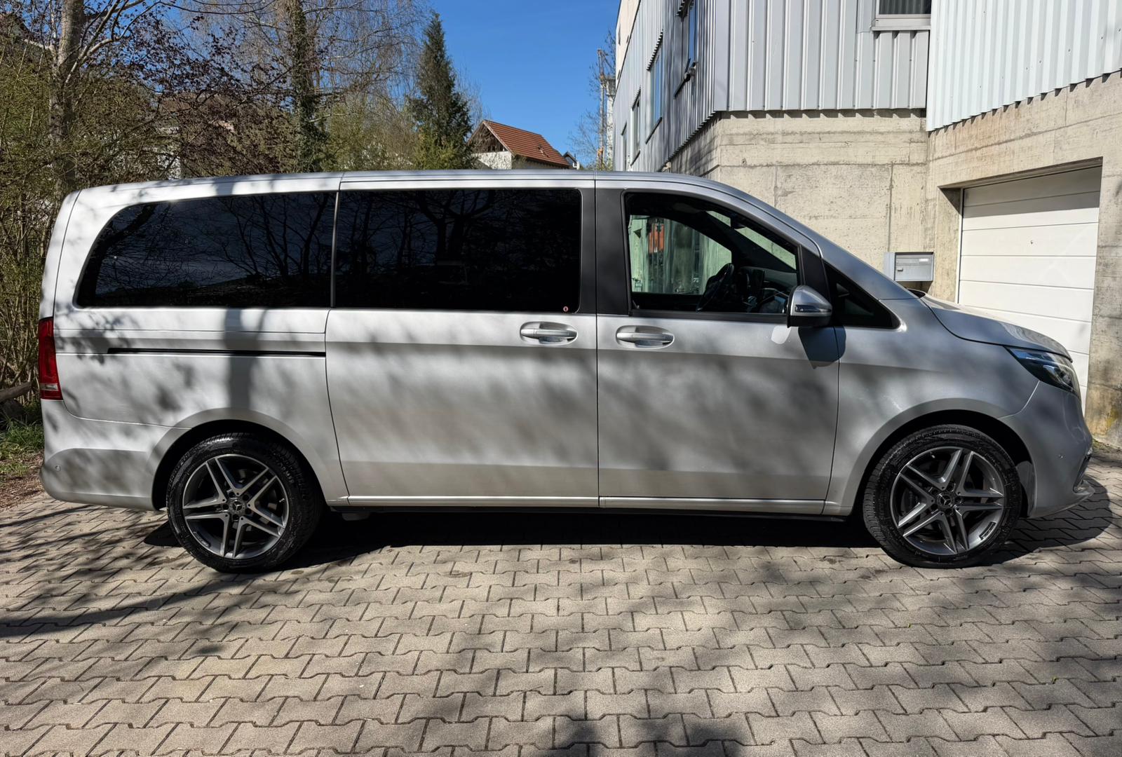 MERCEDES-BENZ V 300 d lang Avantgarde 4Matic 9G-Tronic-image-6