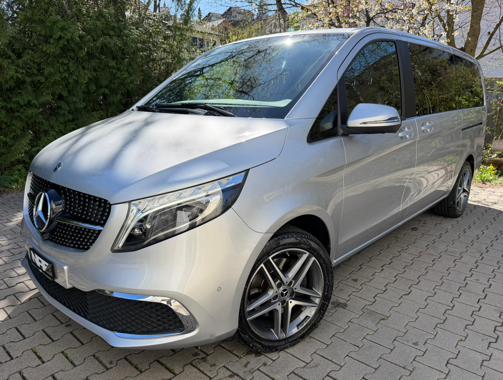 MERCEDES-BENZ V 300 d lang Avantgarde 4Matic 9G-Tronic-image-0