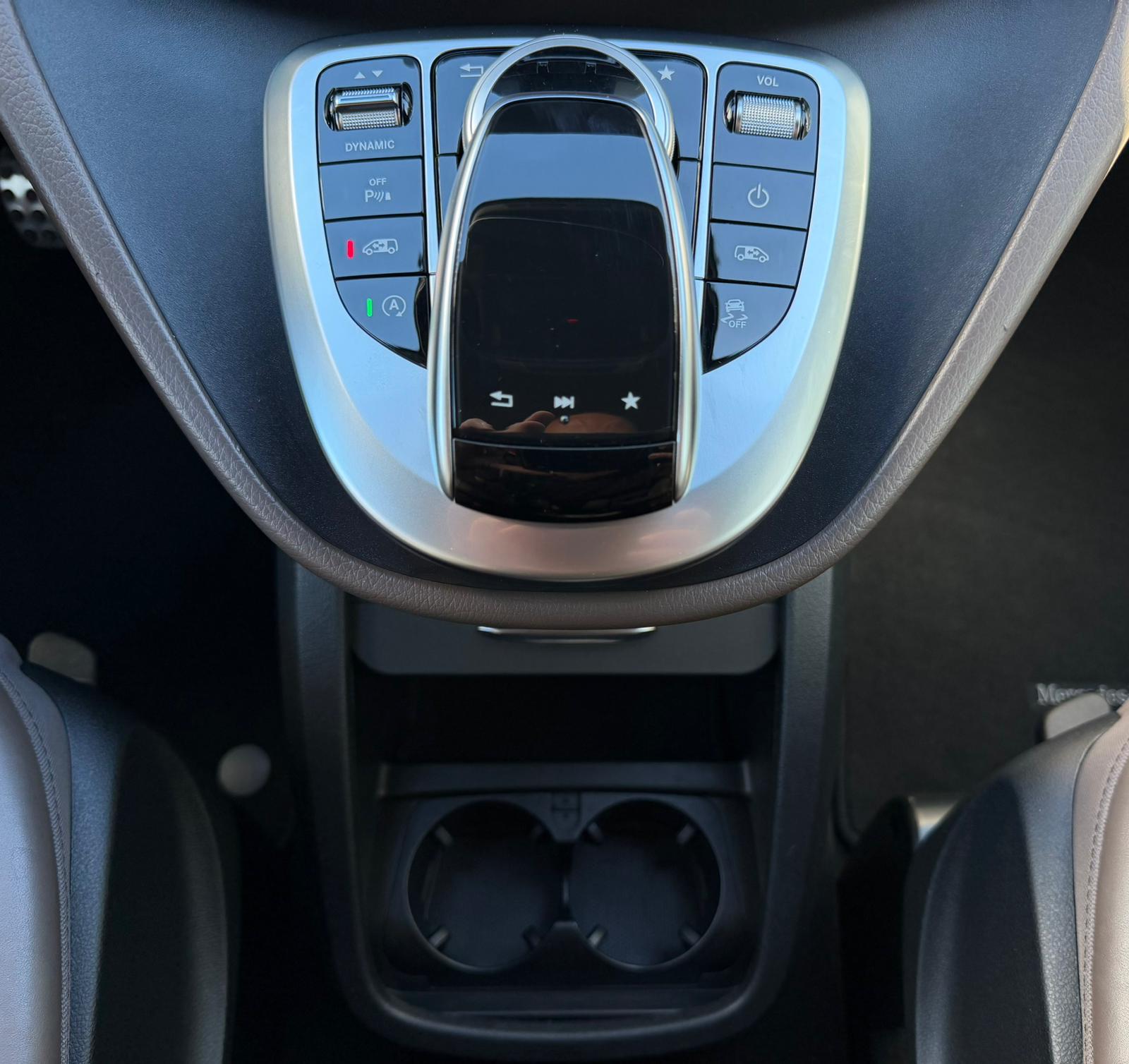 MERCEDES-BENZ V 300 d lang Avantgarde 4Matic 9G-Tronic-image-30