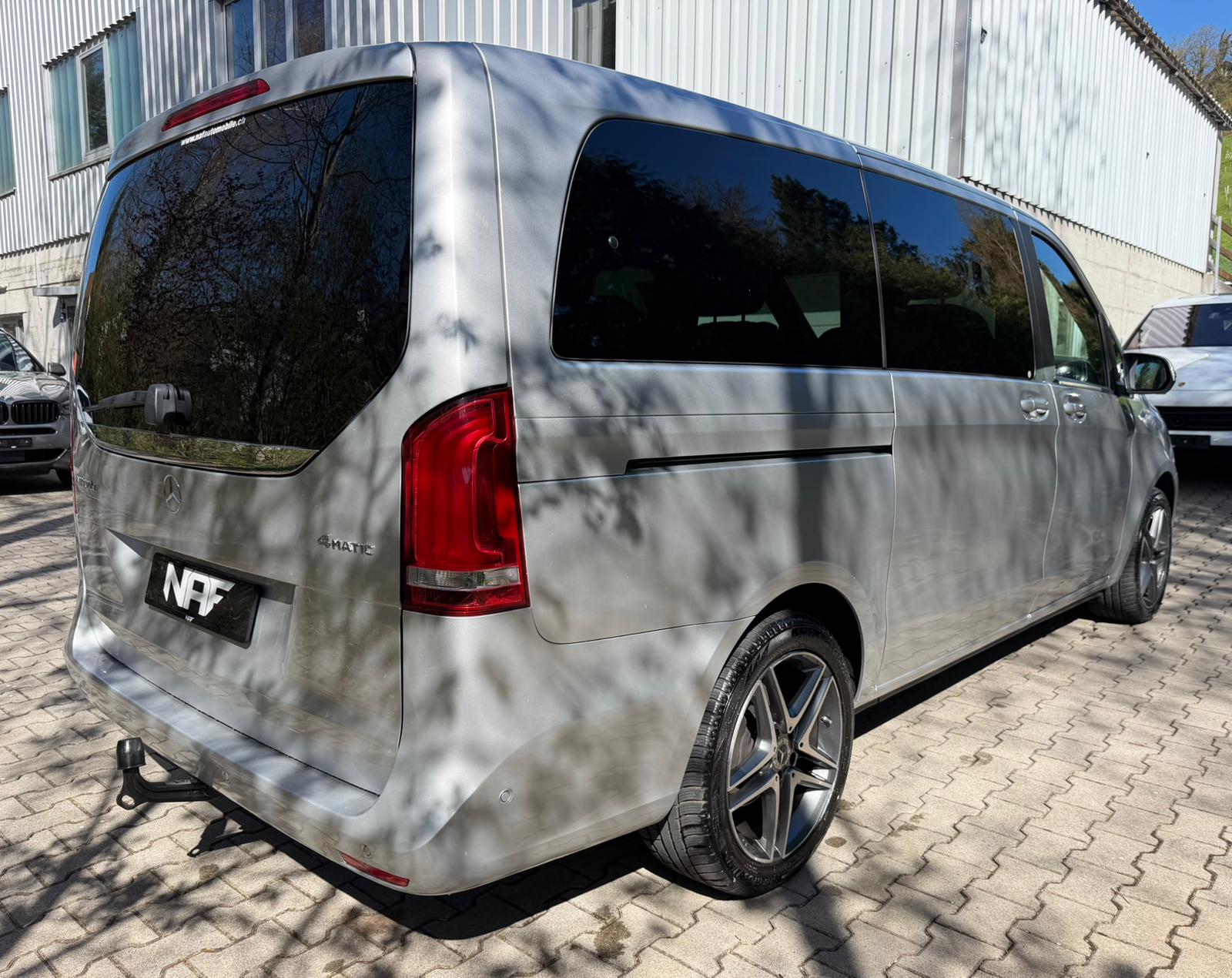 MERCEDES-BENZ V 300 d lang Avantgarde 4Matic 9G-Tronic-image-5