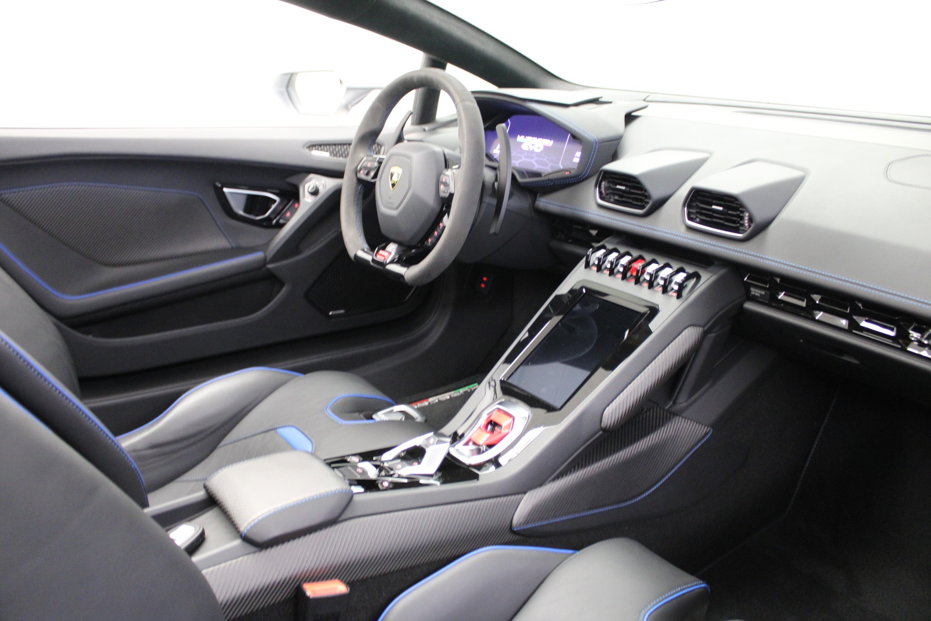 LAMBORGHINI Huracan EVO Spyder DCT-image-5