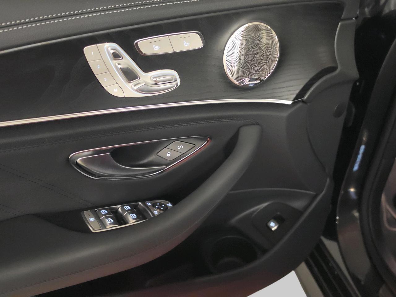 MERCEDES-BENZ E 53 AMG 4matic+ Kombi-image-12