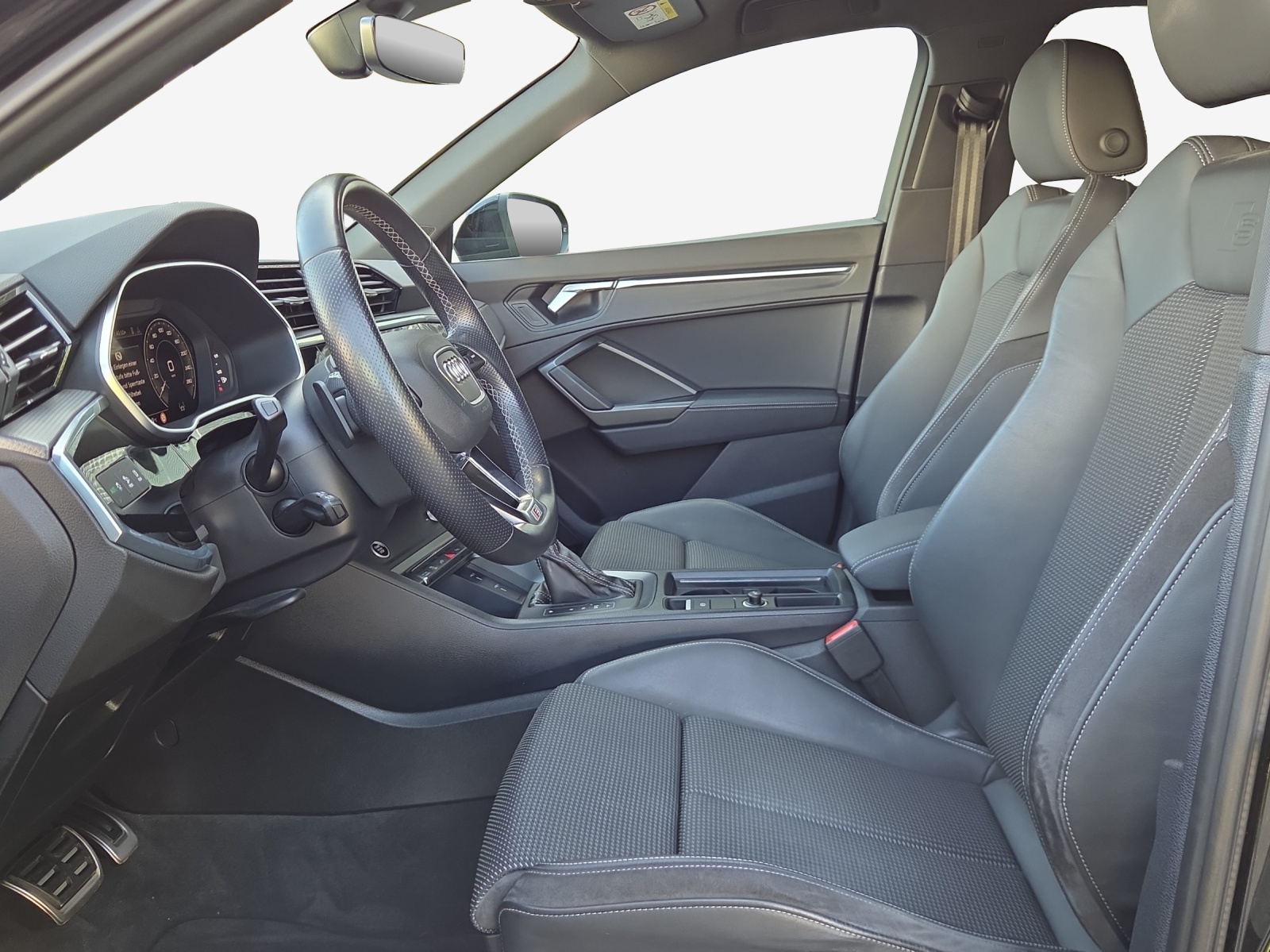 AUDI Q3 Sportback 45 TFSI e S line Attraction S-tronic-image-7