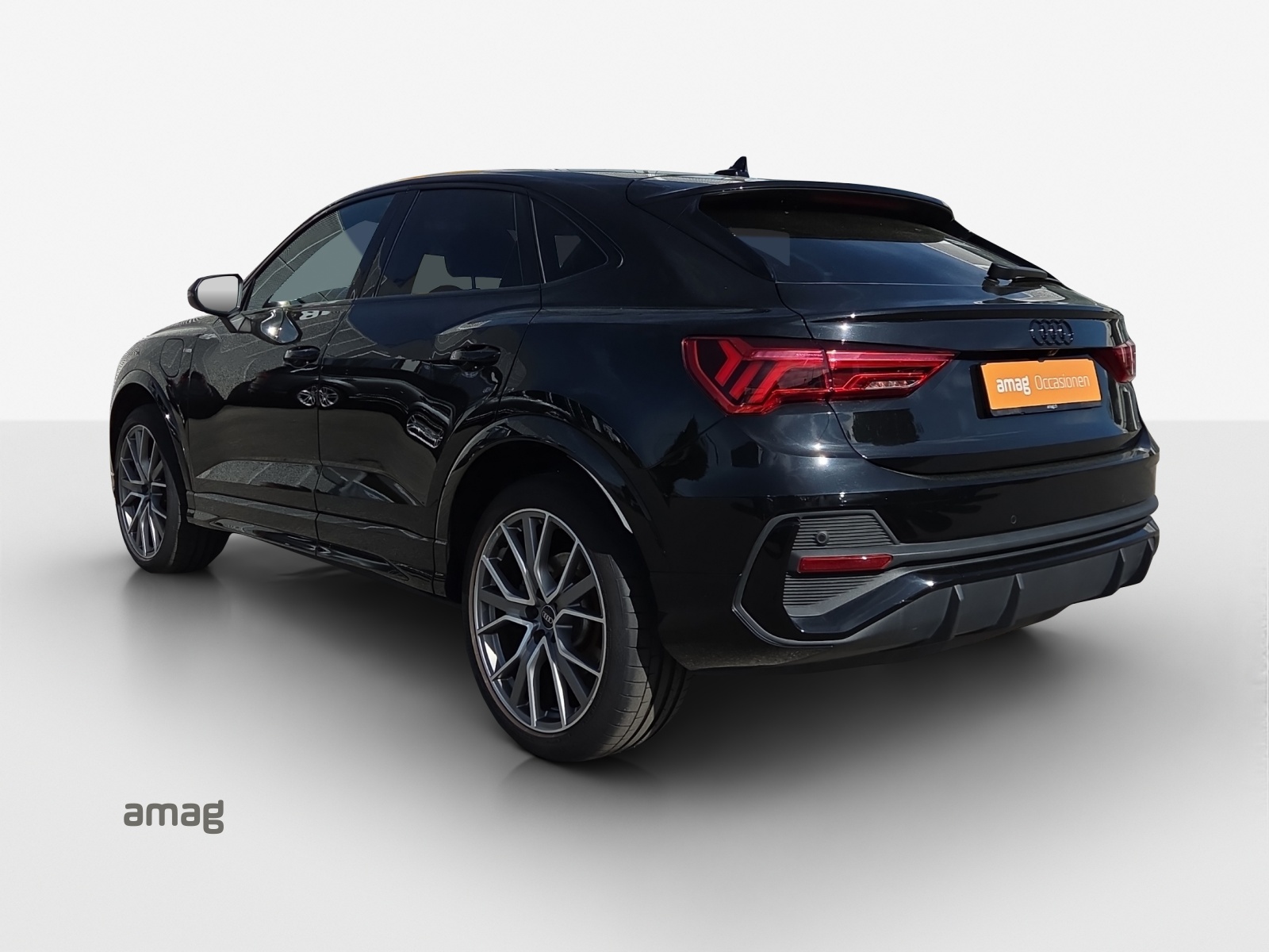 AUDI Q3 Sportback 45 TFSI e S line Attraction S-tronic-image-2