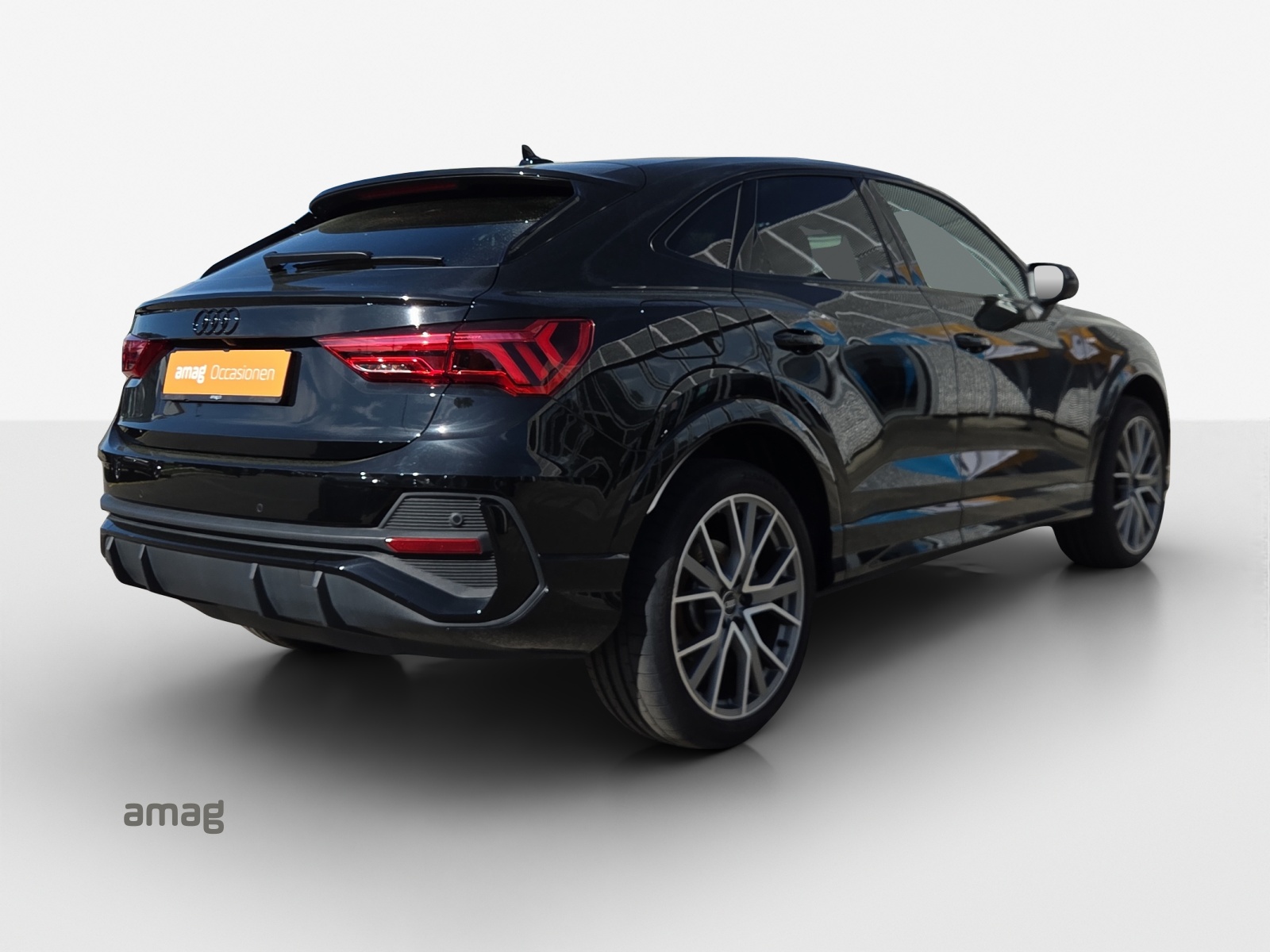 AUDI Q3 Sportback 45 TFSI e S line Attraction S-tronic-image-4