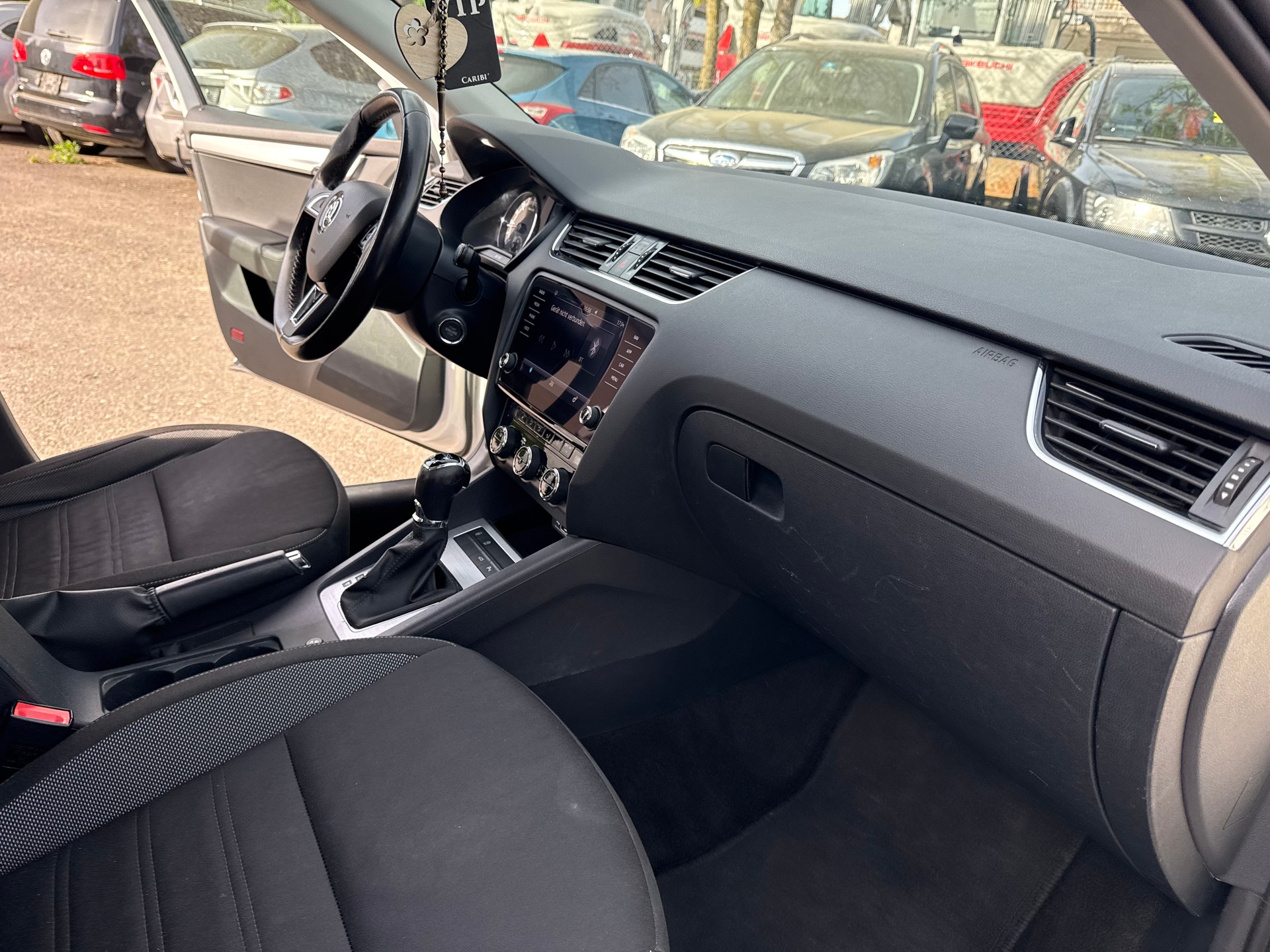 SKODA Octavia Combi 2.0 TDI Style 4x4-image-7