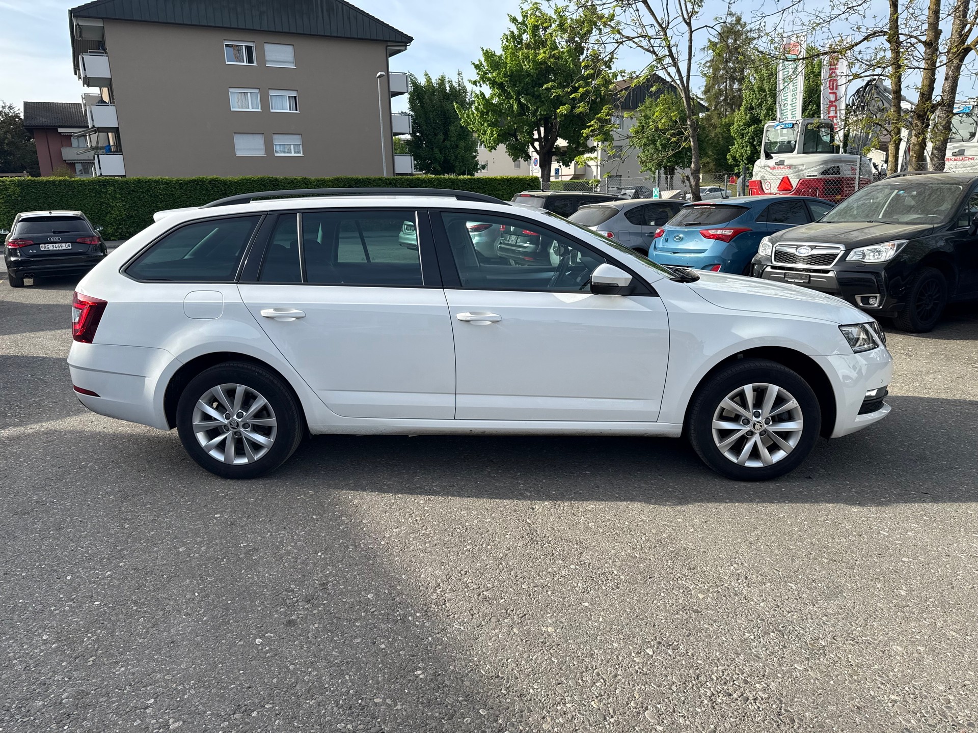 SKODA Octavia Combi 2.0 TDI Style 4x4-image-2