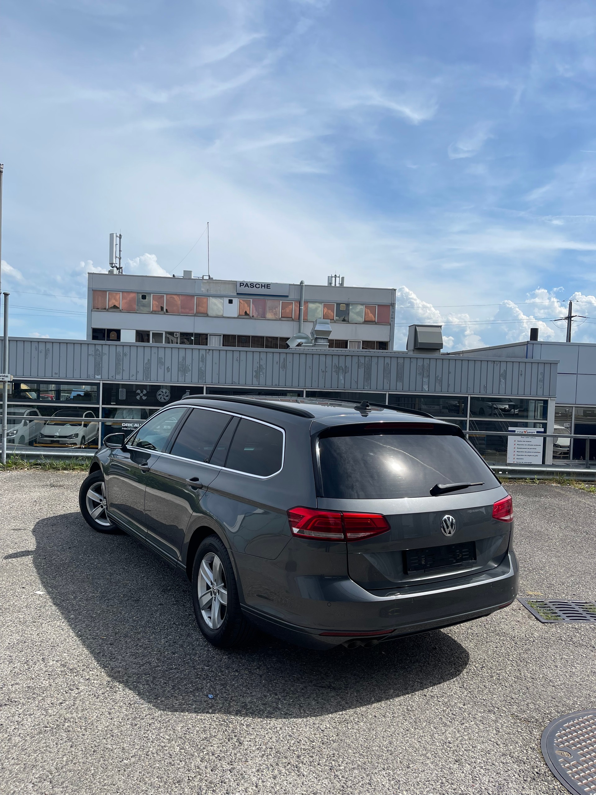 VW Passat Variant 2.0 TDI BMT Comfortline DSG 4Motion-image-2