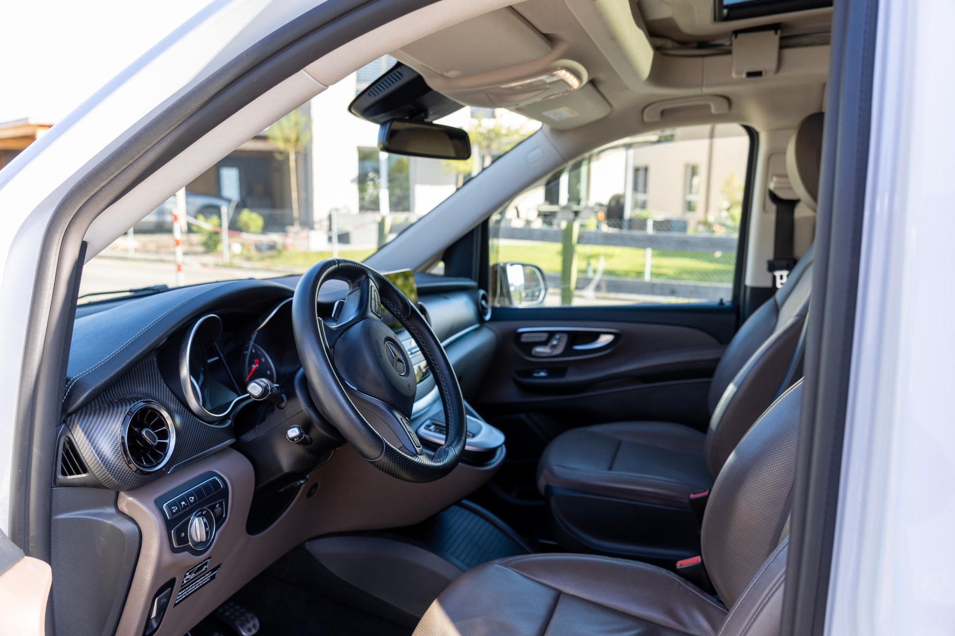 MERCEDES-BENZ 300 d Horizon 4matic-image-5