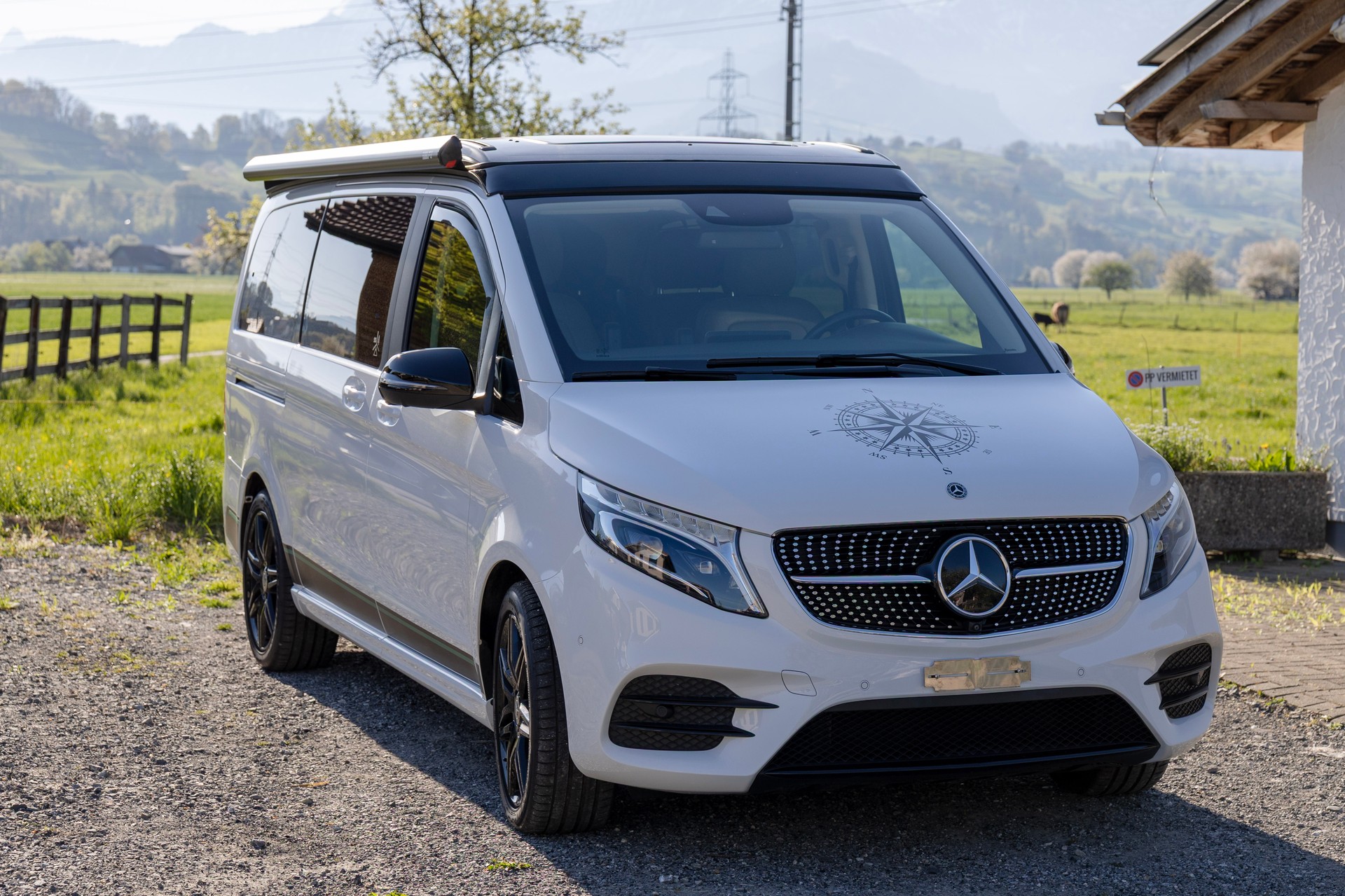 MERCEDES-BENZ 300 d Horizon 4matic-image-1