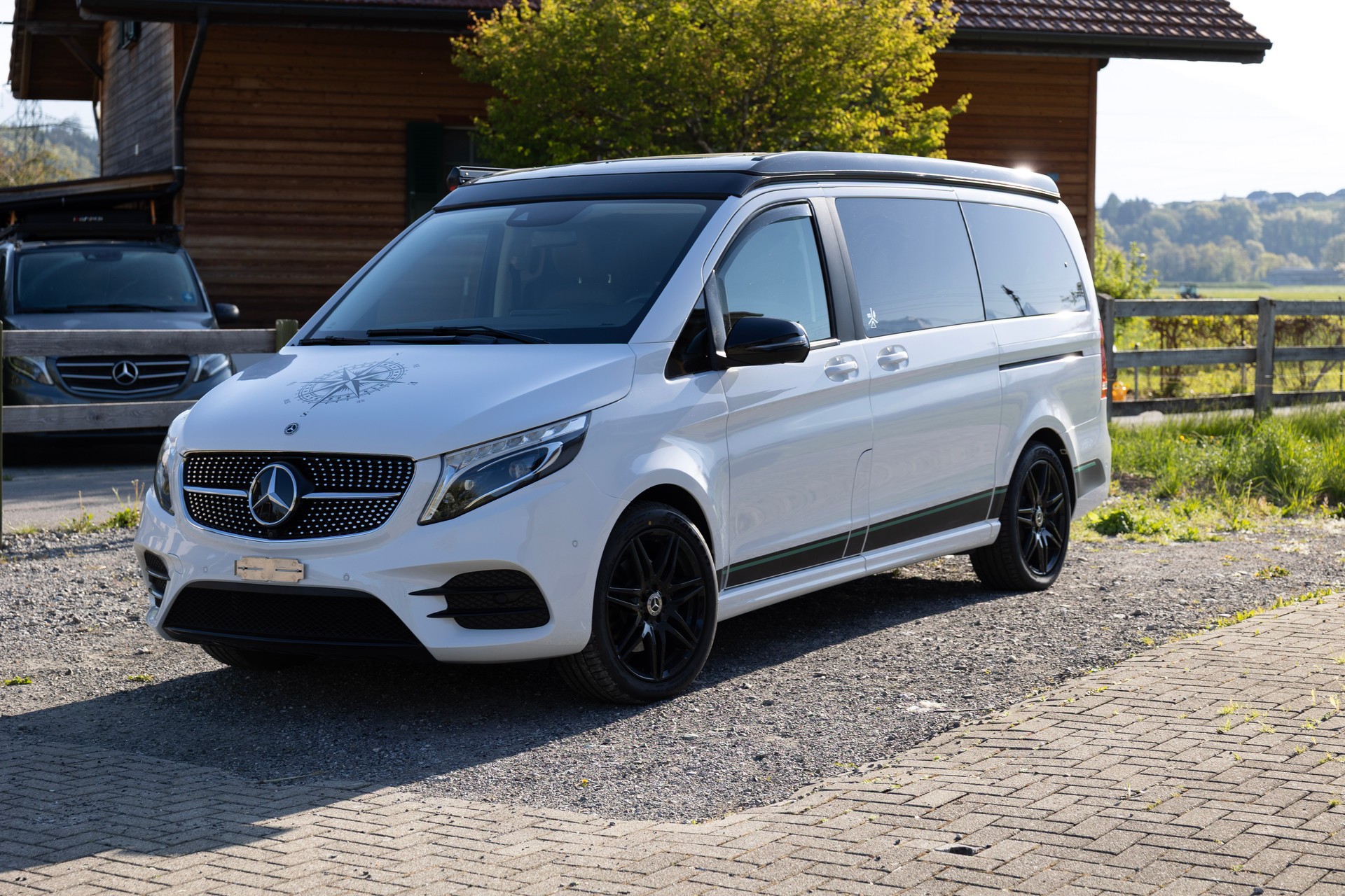 MERCEDES-BENZ 300 d Horizon 4matic-image-2