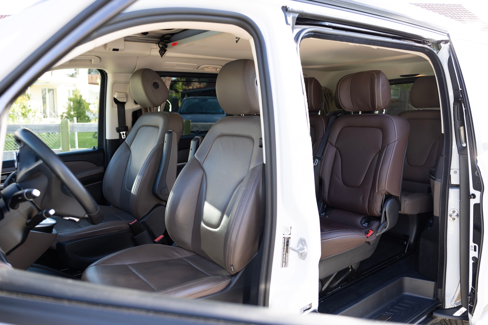MERCEDES-BENZ 300 d Horizon 4matic-image-4