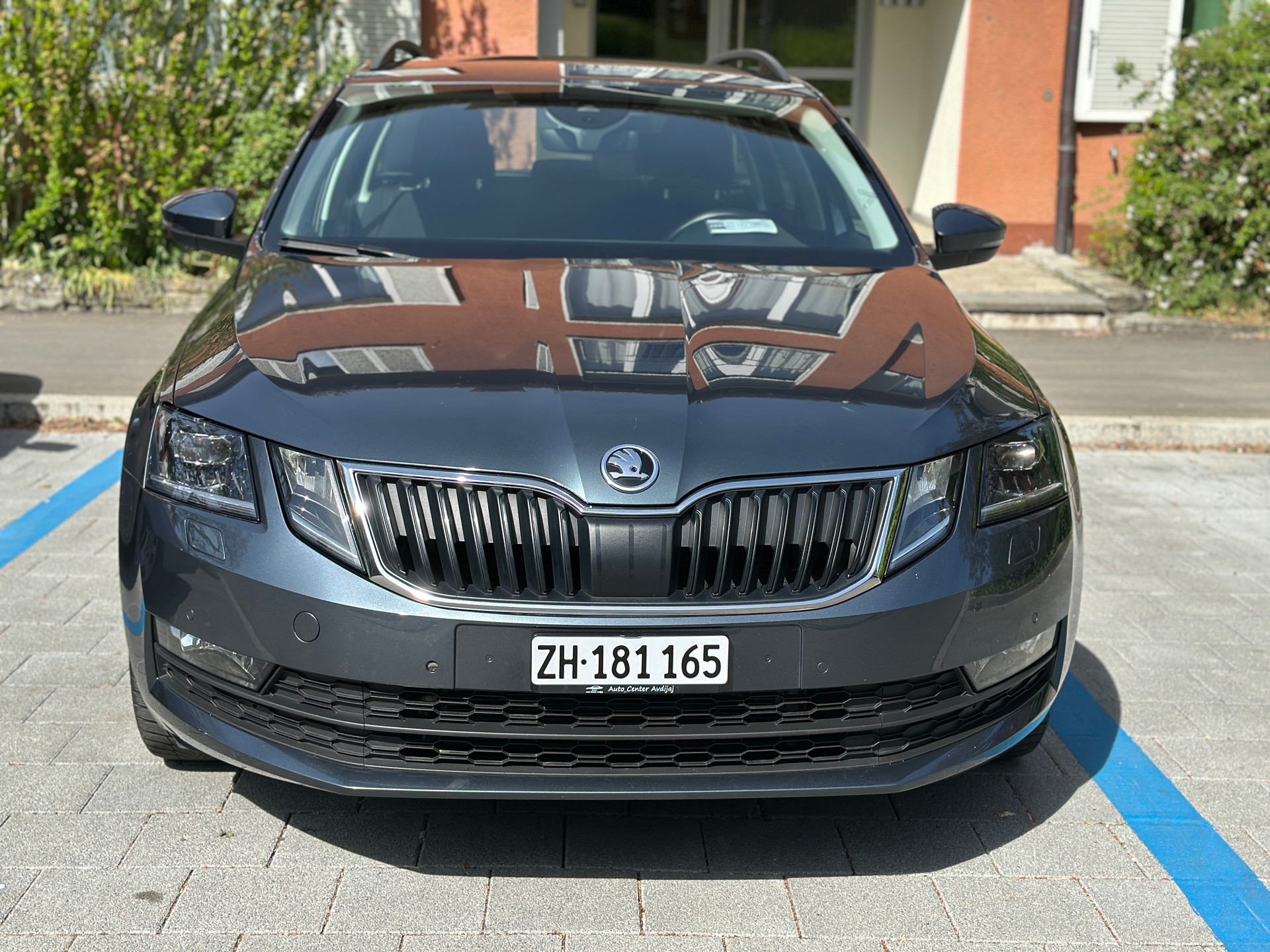 SKODA 1.6 TDI 115 Ambition DSG-image-1